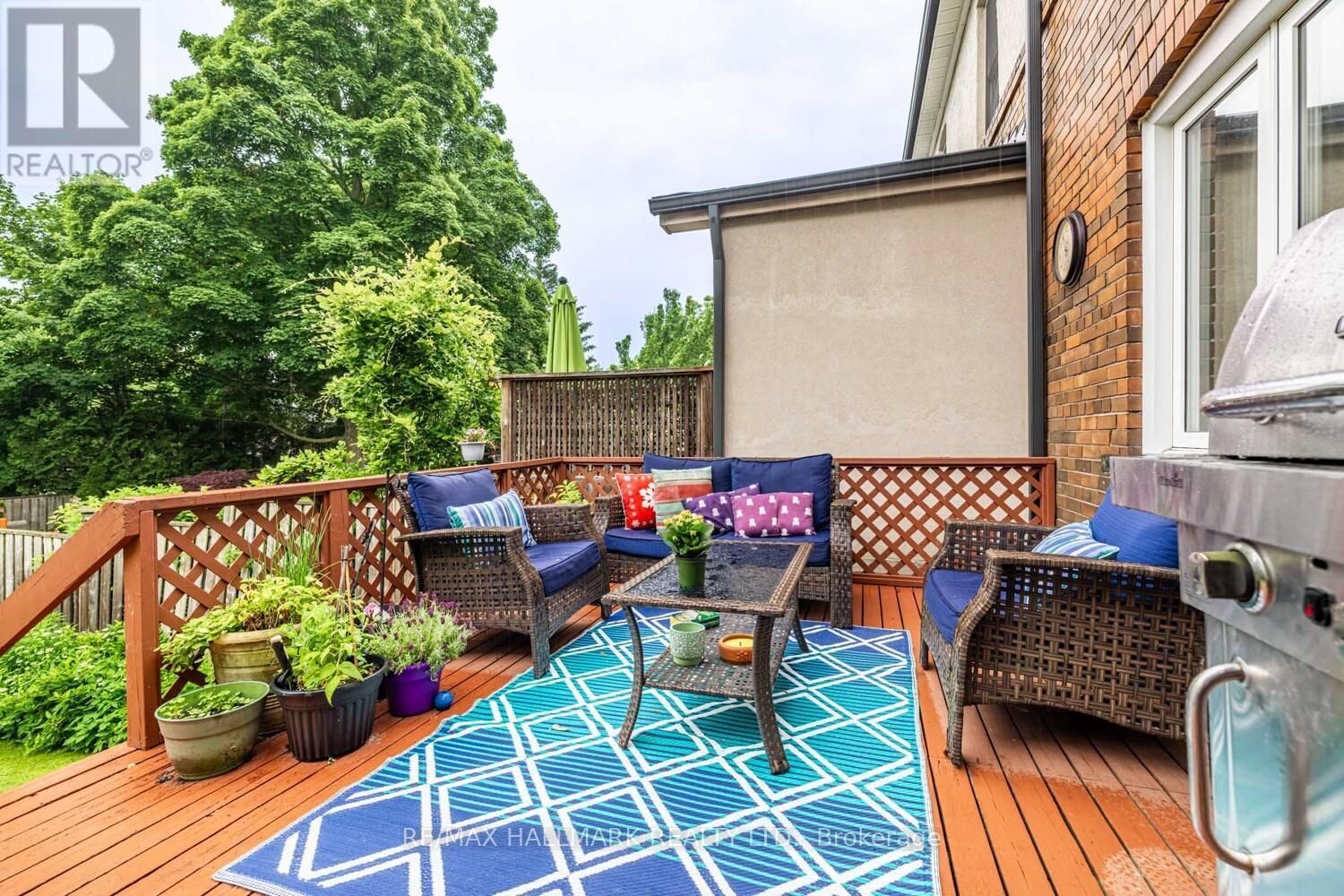 248 CASTLEFIELD AVENUE Image 24