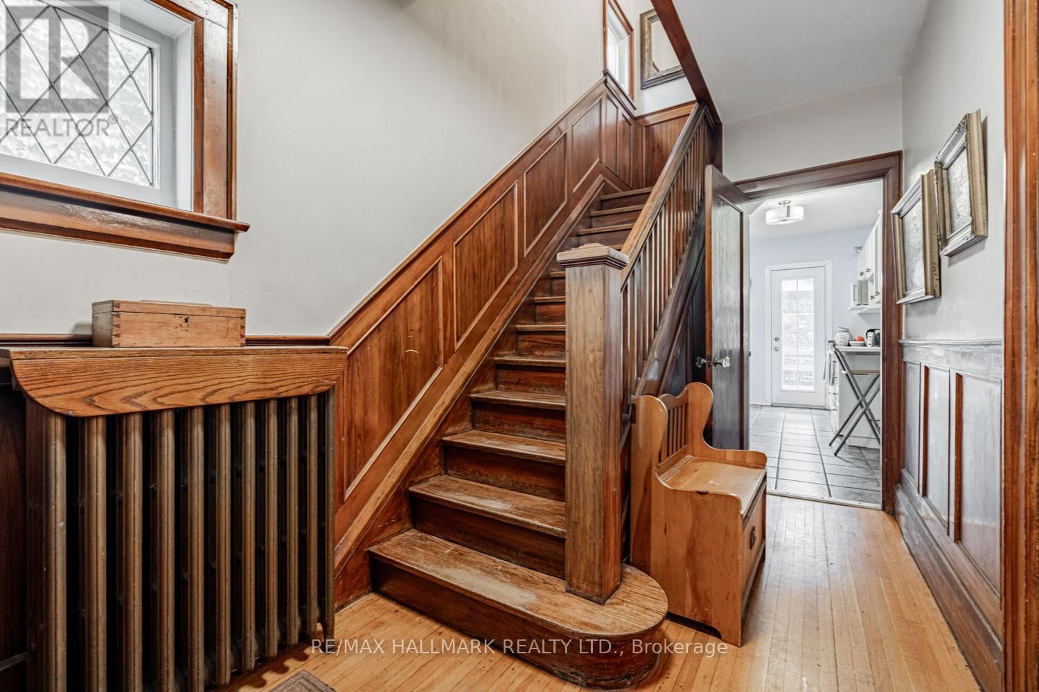 248 CASTLEFIELD AVENUE Image 4