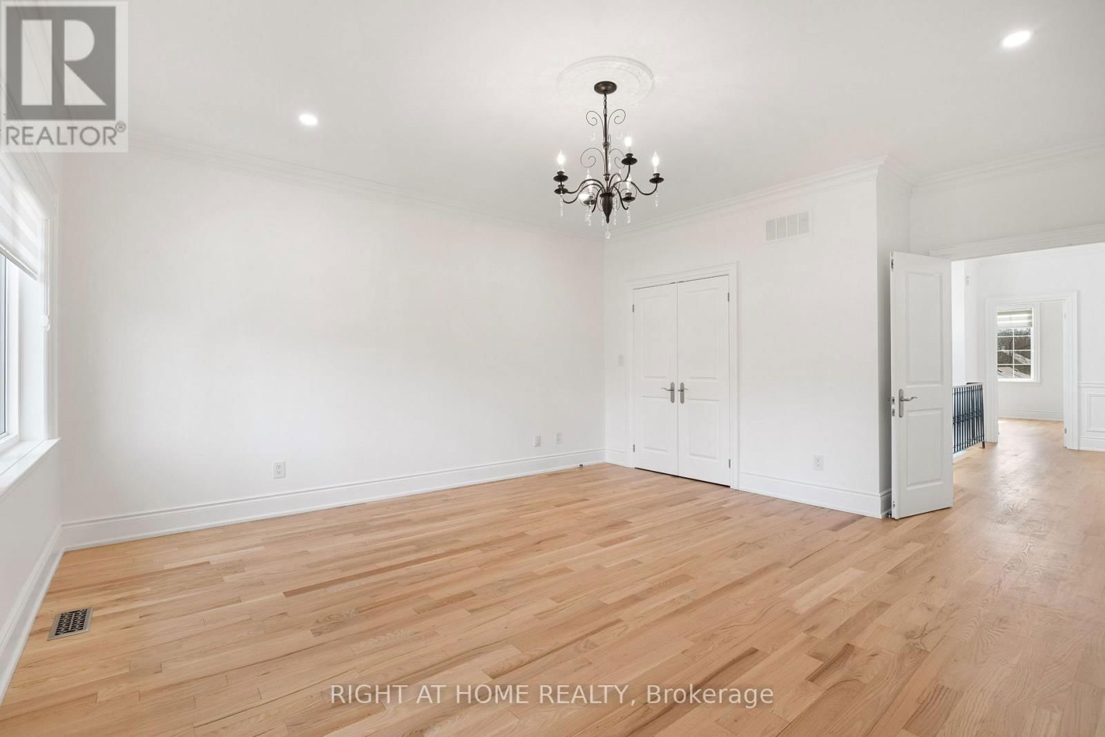 196 FLORENCE AVENUE Image 33
