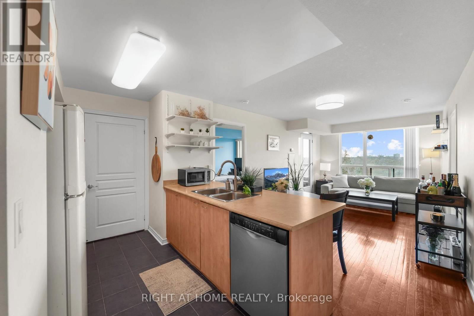 712 - 503 BEECROFT ROAD Image 13