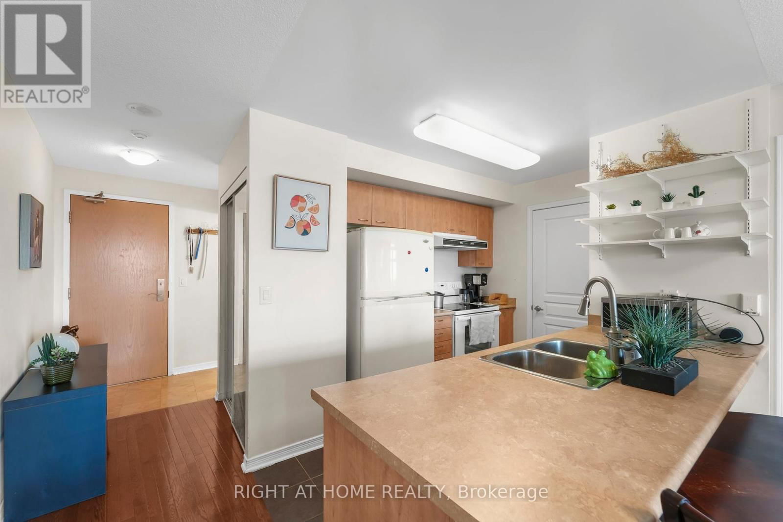 712 - 503 BEECROFT ROAD Image 14