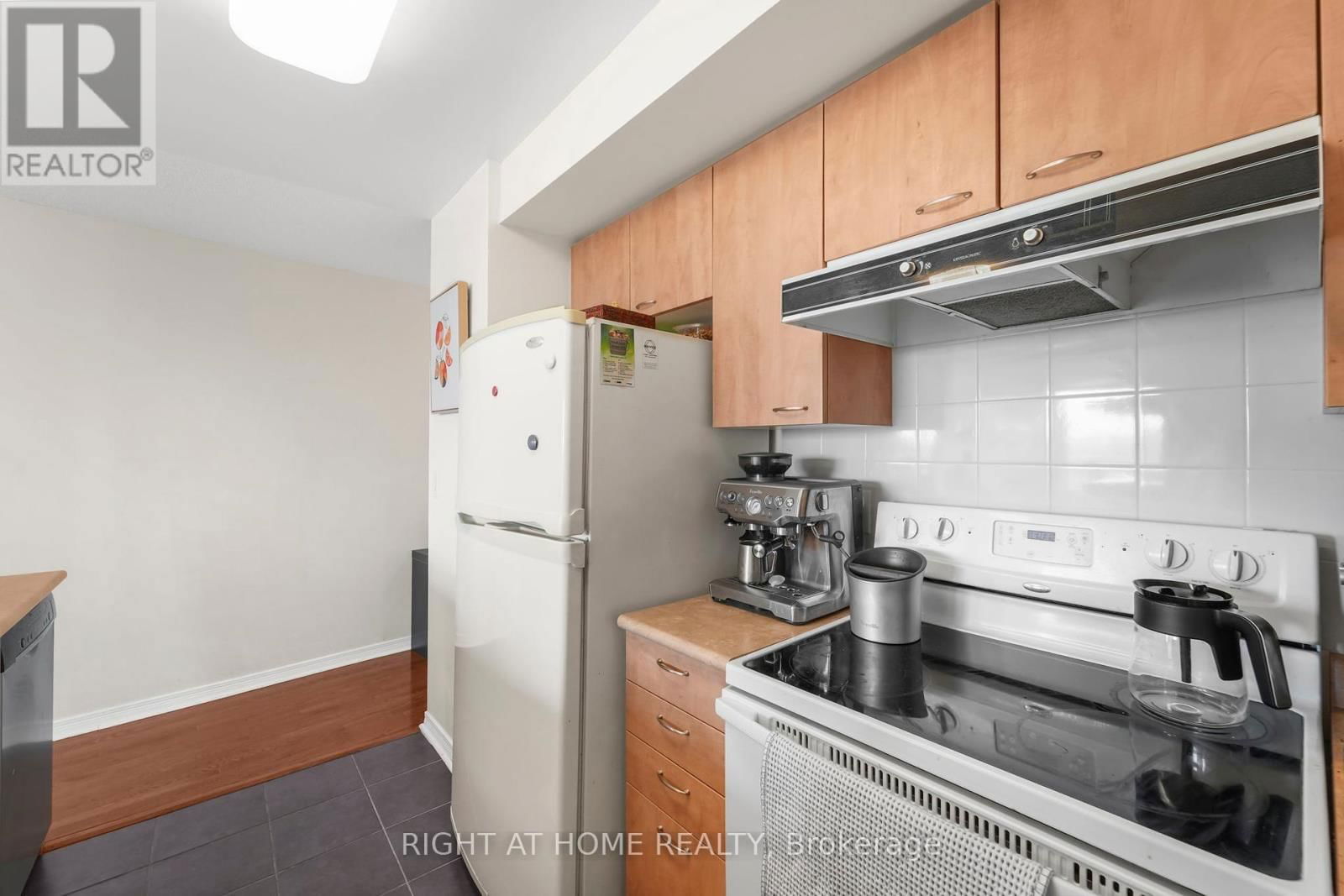 712 - 503 BEECROFT ROAD Image 16