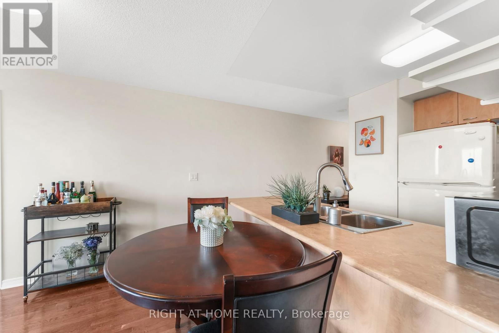 712 - 503 BEECROFT ROAD Image 21