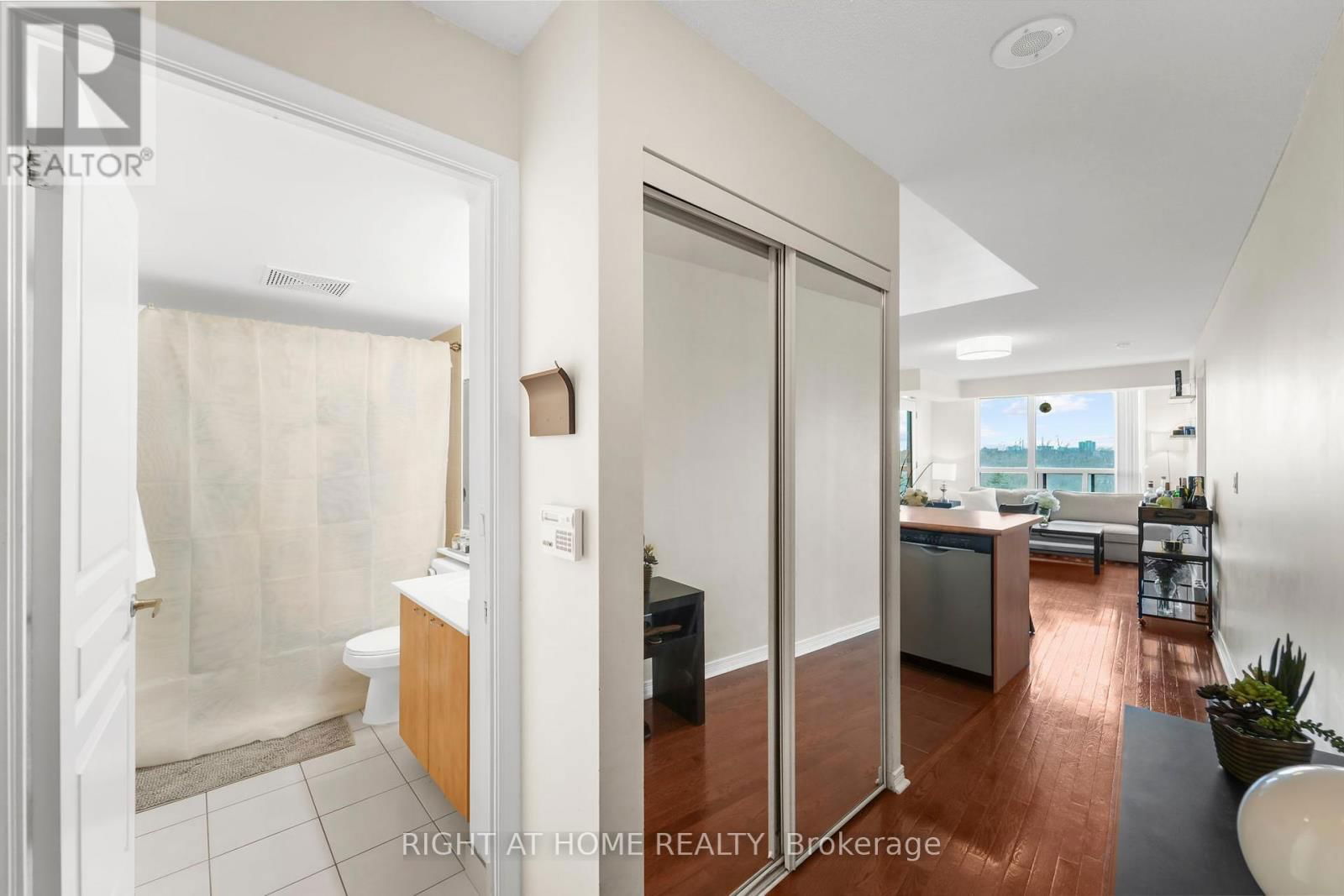 712 - 503 BEECROFT ROAD Image 30