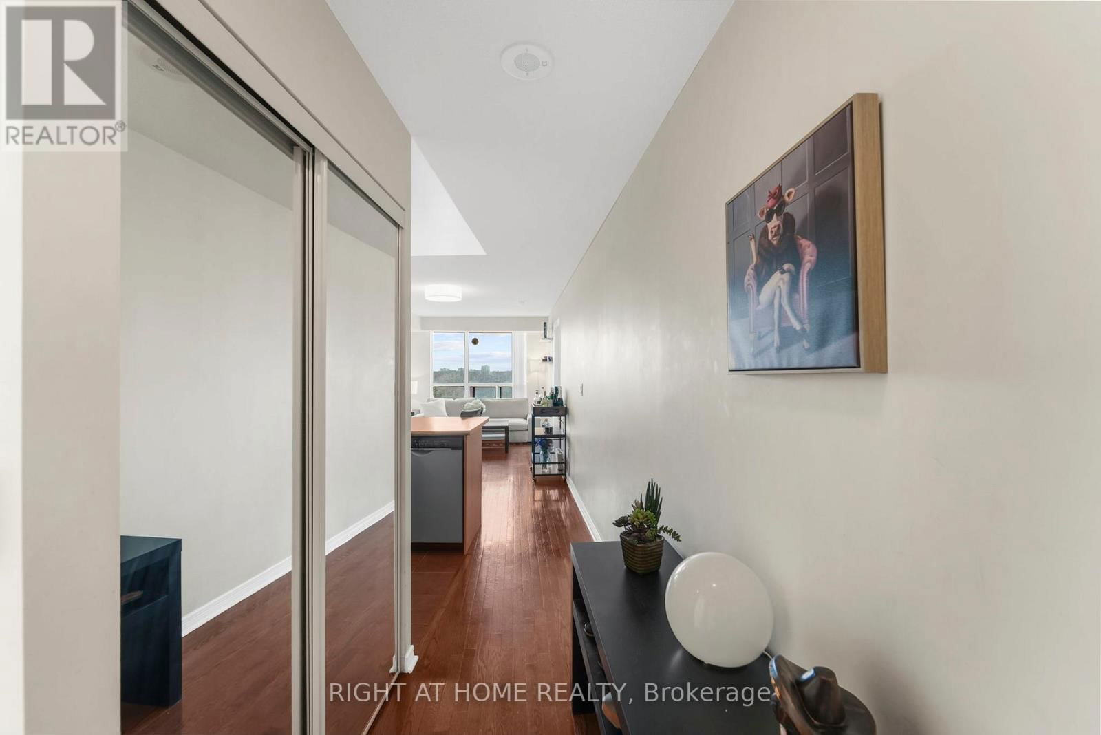 712 - 503 BEECROFT ROAD Image 33