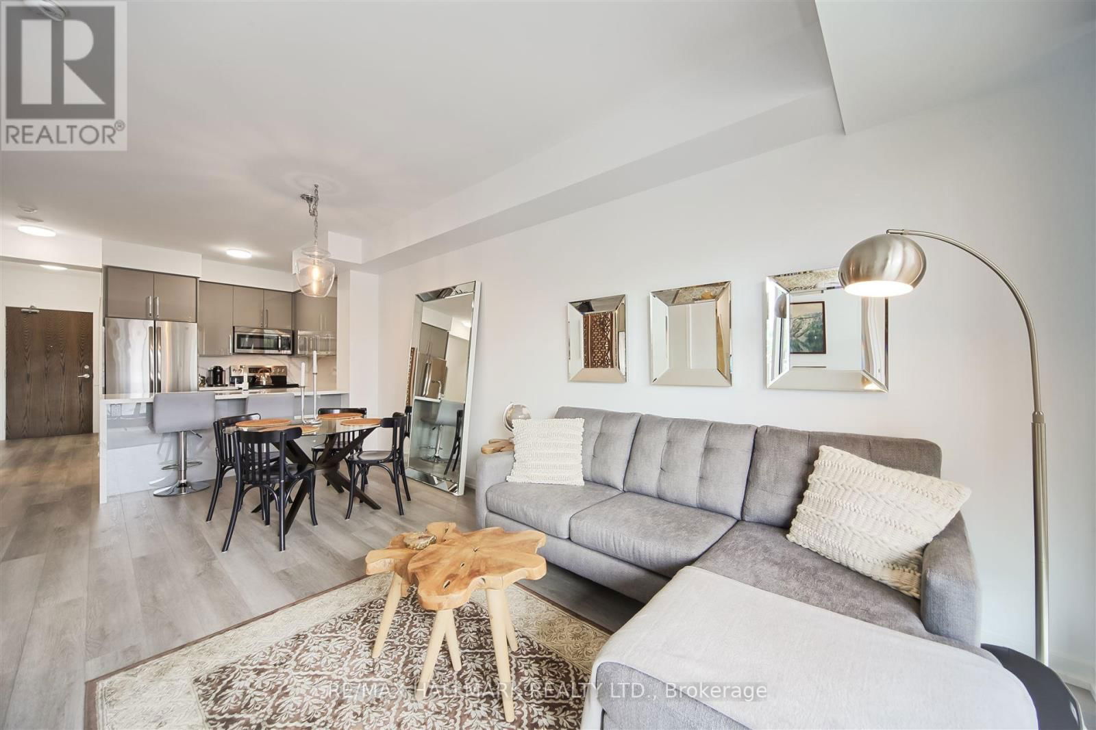 714 - 260 SACKVILLE STREET Image 1