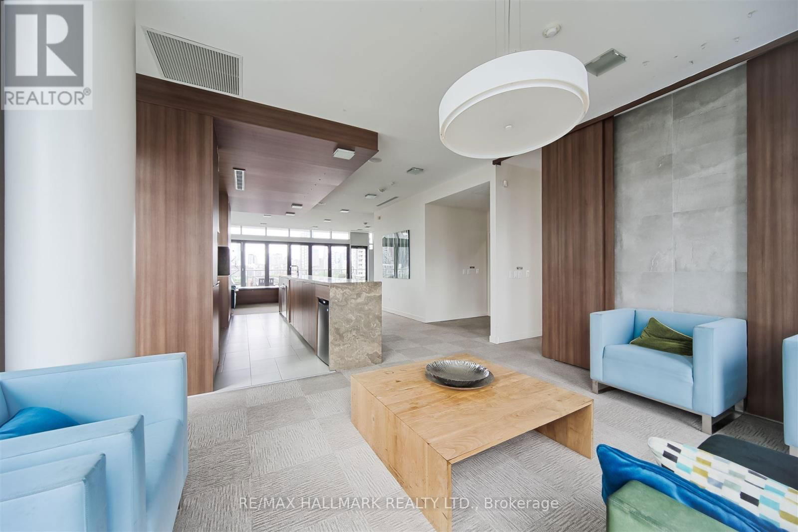 714 - 260 SACKVILLE STREET Image 32