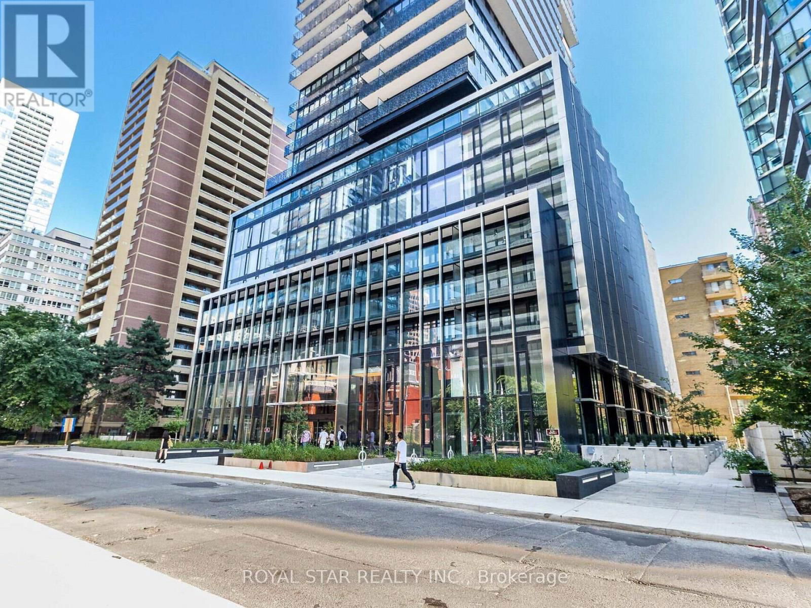 2706 - 55 CHARLES STREET EAST Image 4