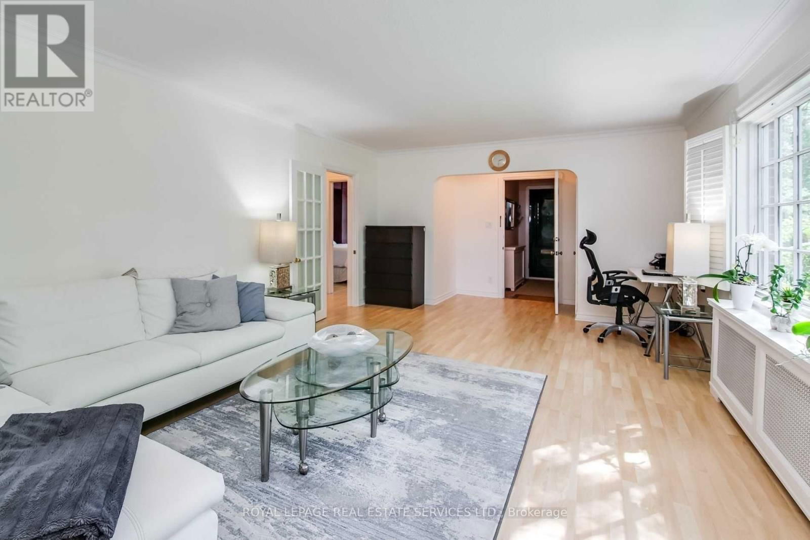 Main Floor - 42 GORMLEY AVENUE Image 12