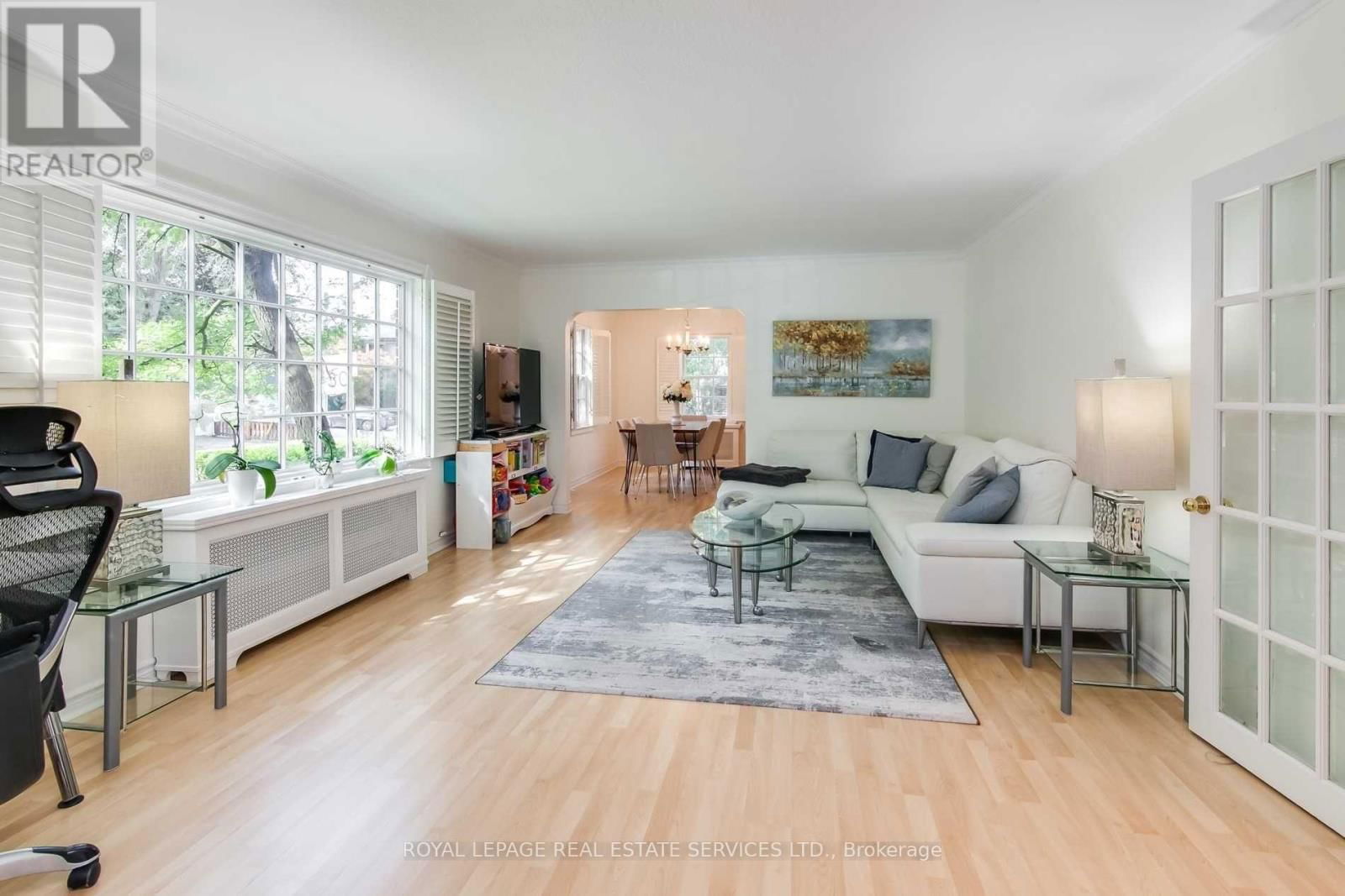 Main Floor - 42 GORMLEY AVENUE Image 7
