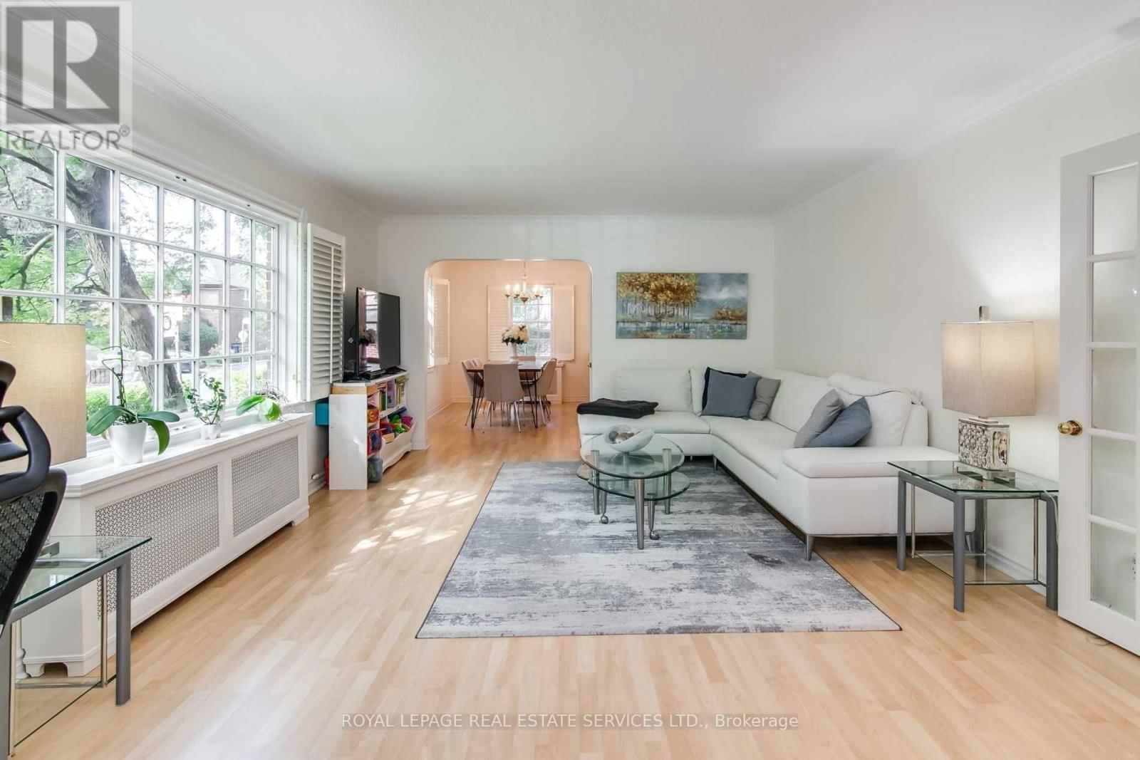 Main Floor - 42 GORMLEY AVENUE Image 9