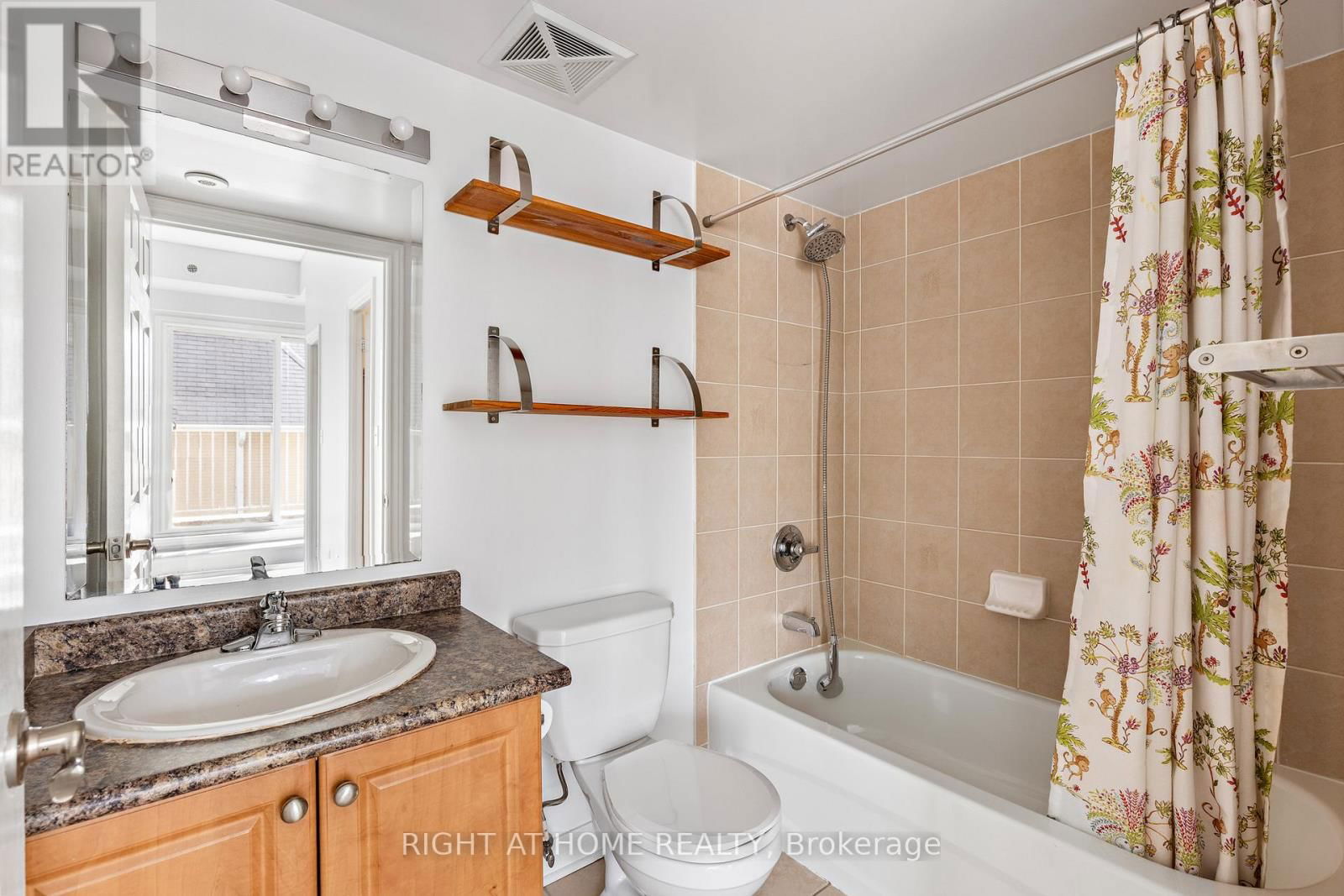 205 - 205 WELLESLEY STREET EAST Image 25