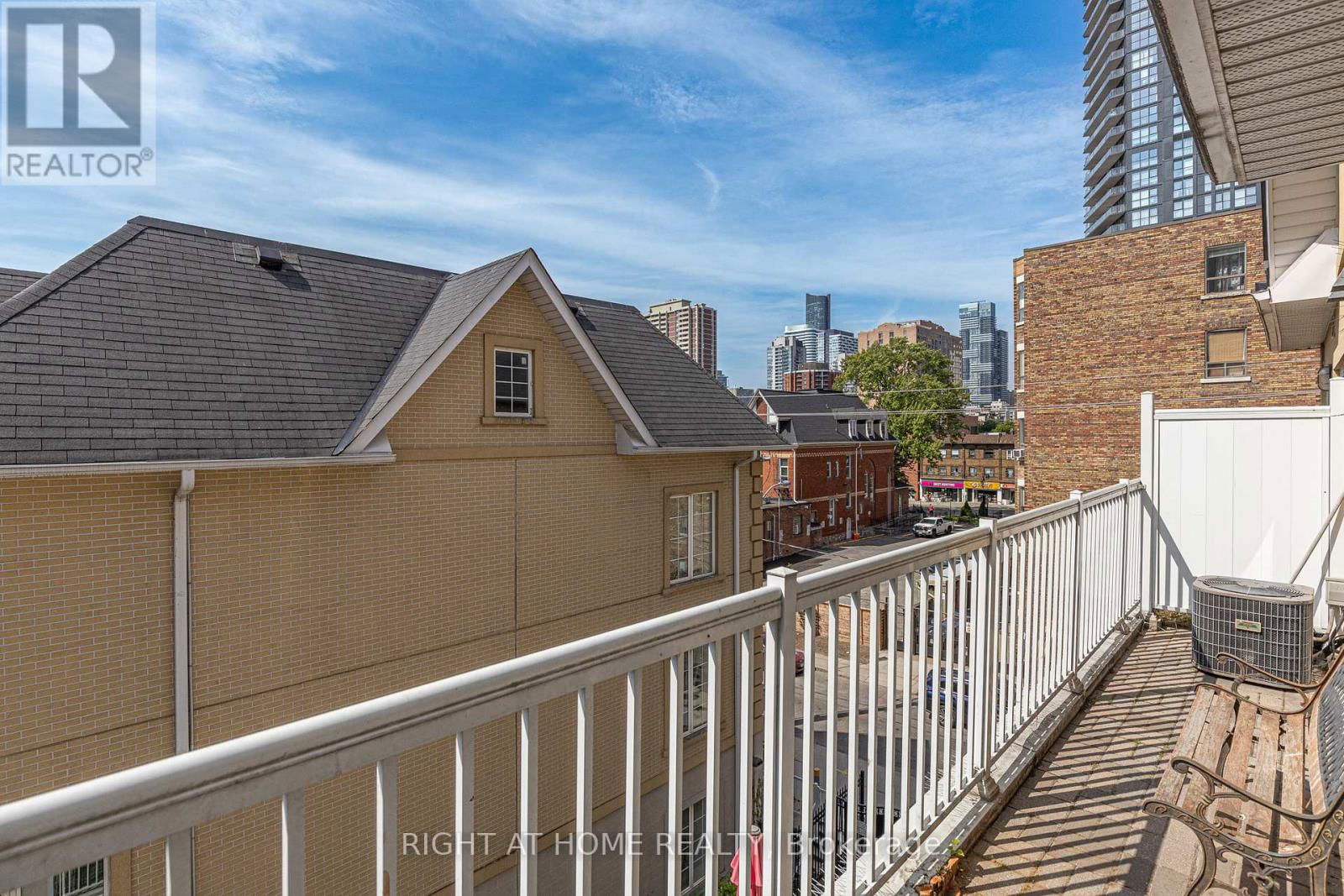 205 - 205 WELLESLEY STREET EAST Image 26