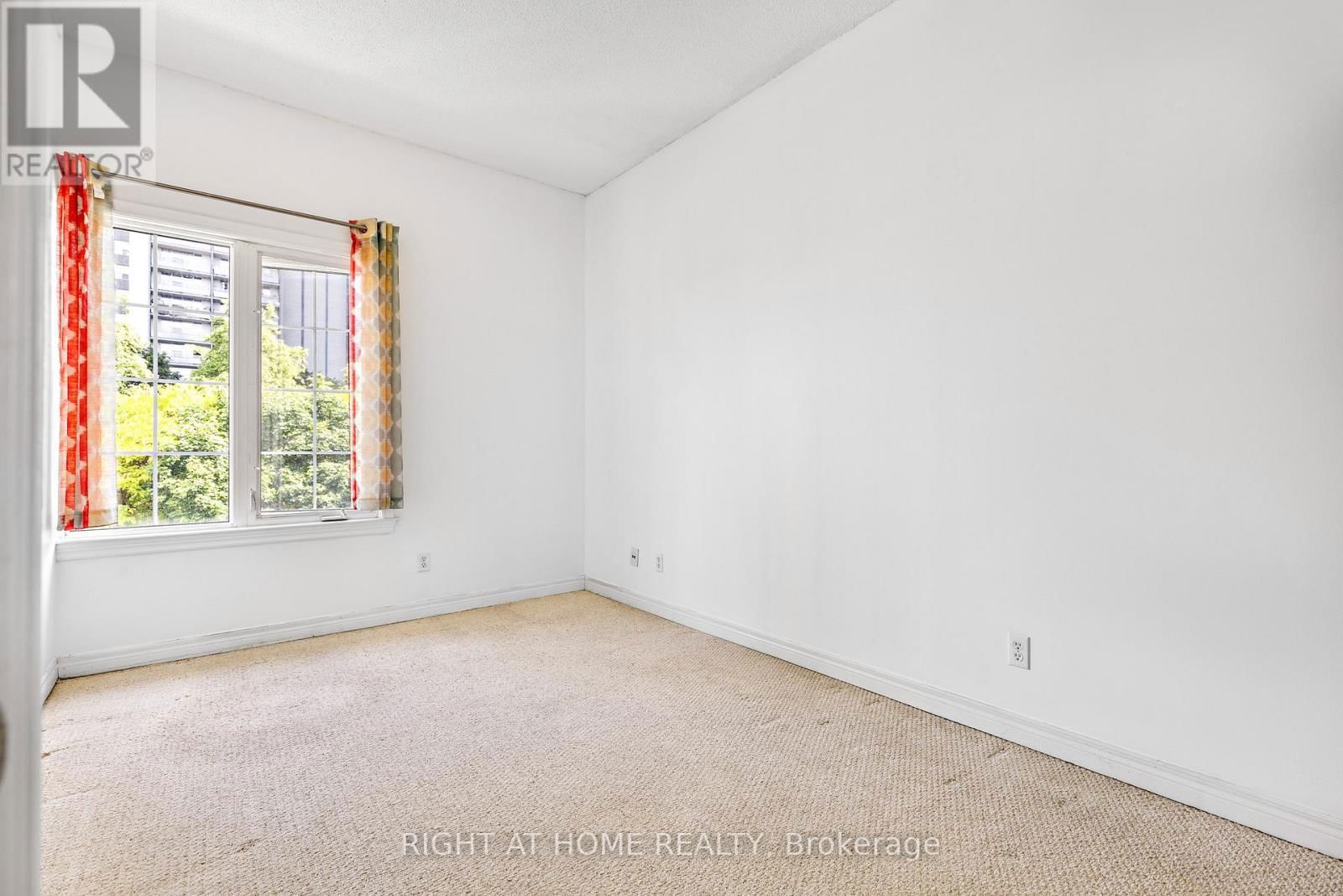 205 - 205 WELLESLEY STREET EAST Image 30