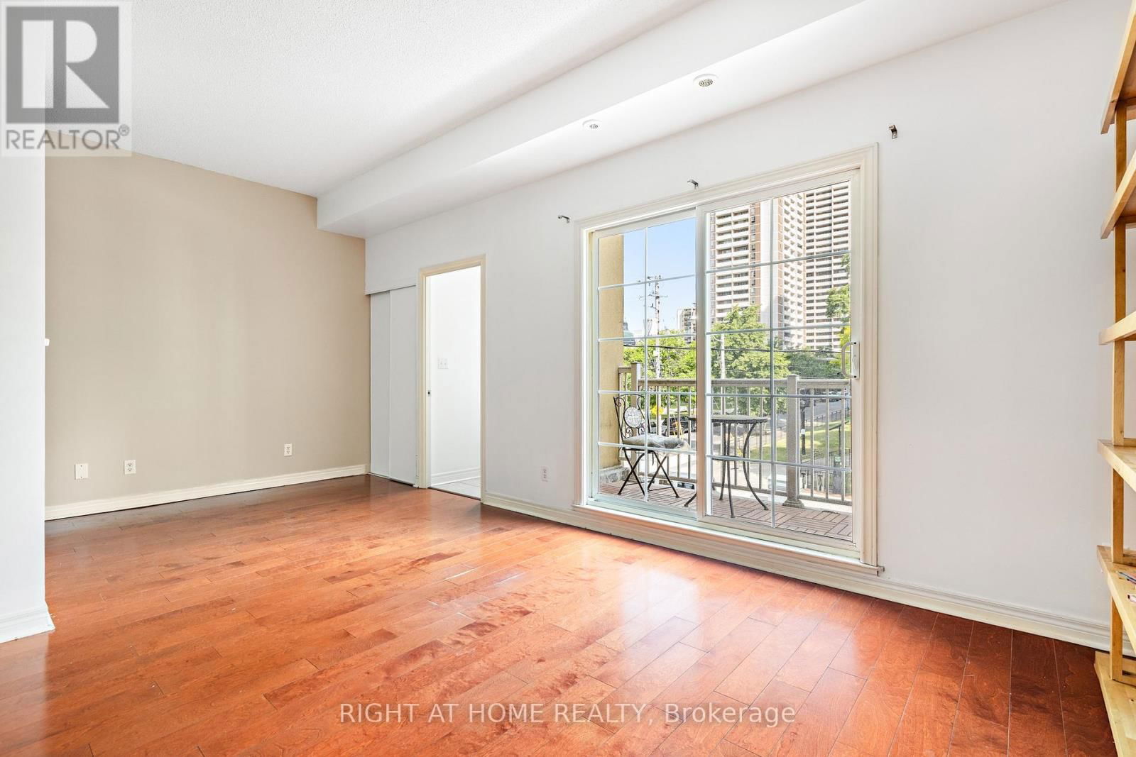 205 - 205 WELLESLEY STREET EAST Image 6