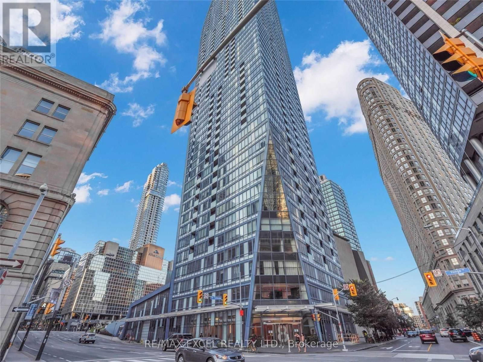 1812 - 8 THE ESPLANADE AVENUE Image 14