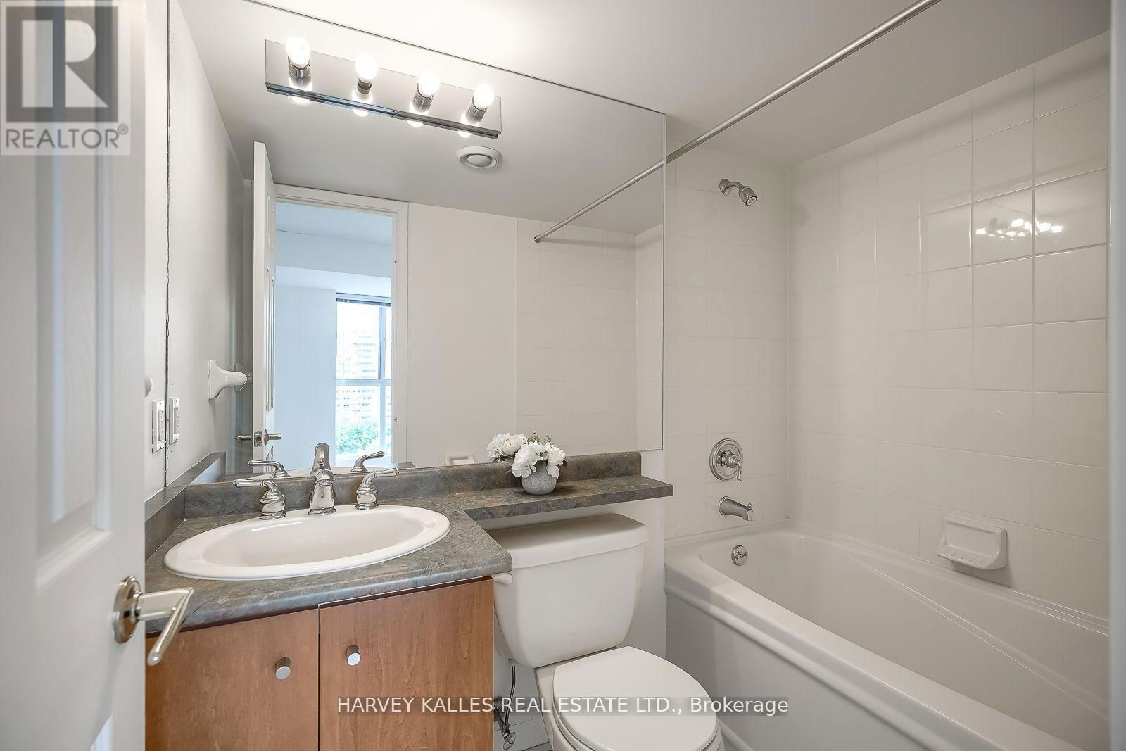 1109 - 18 MERTON STREET Image 30