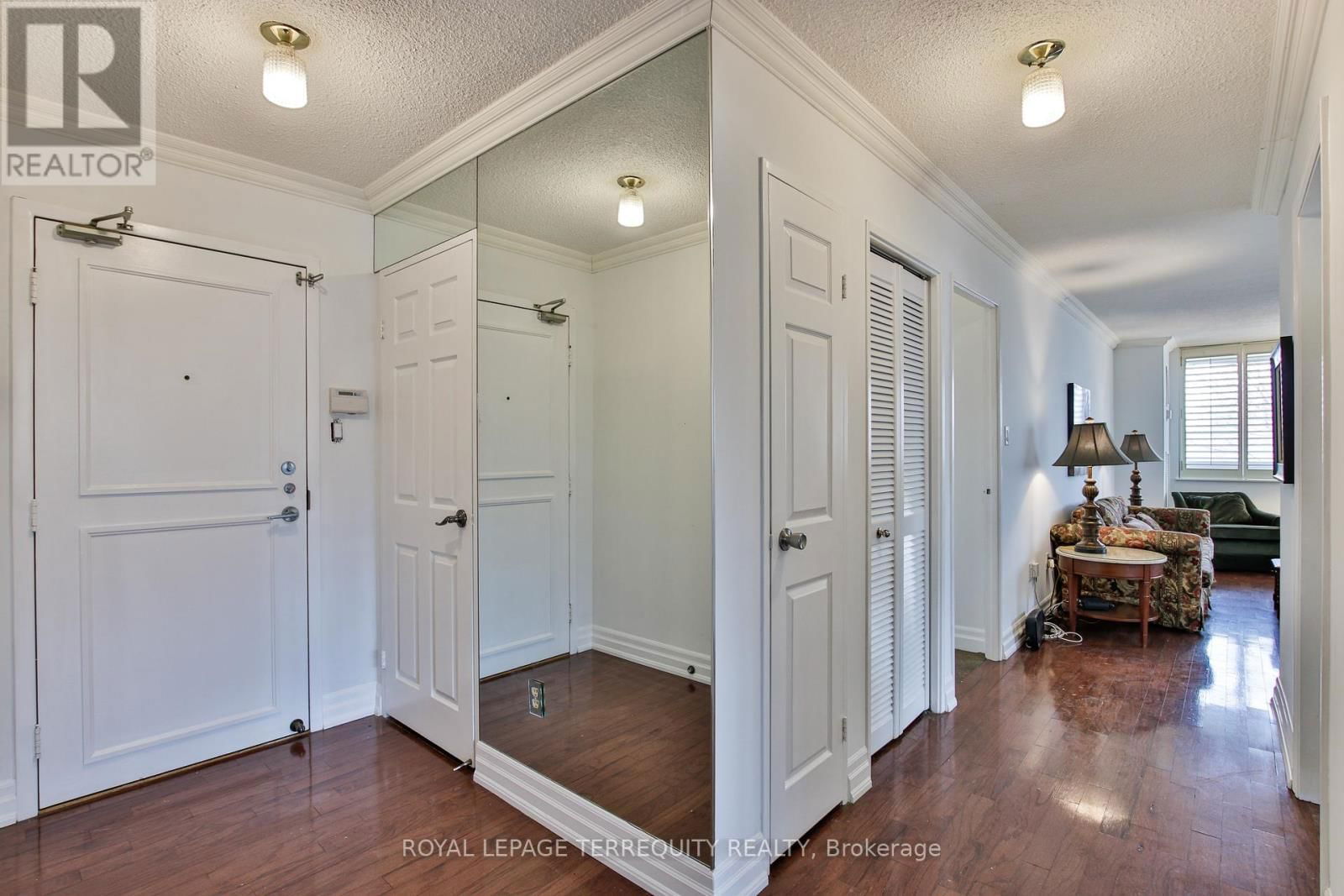 303 - 75 WYNFORD HEIGHTS CRESCENT Image 2
