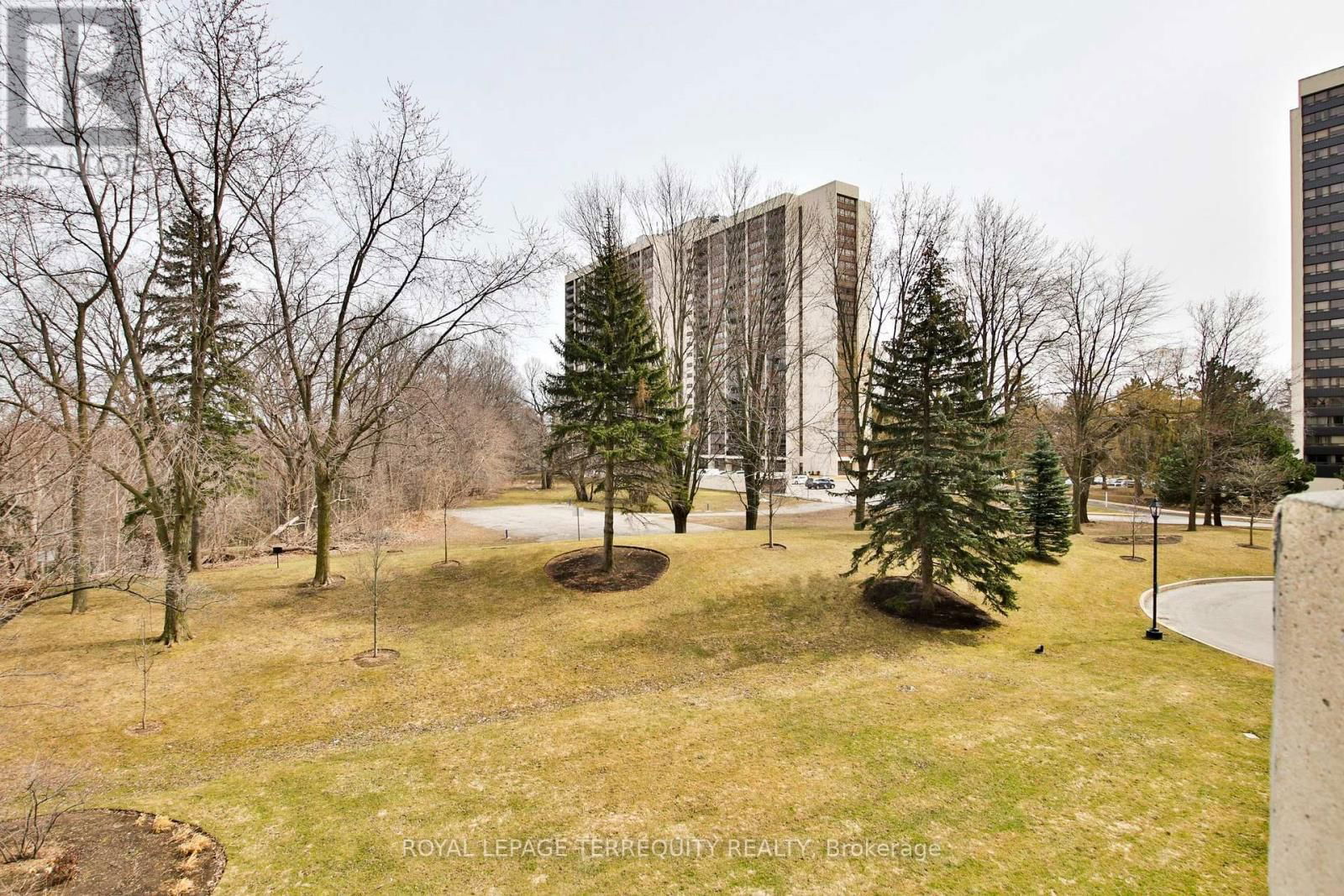 303 - 75 WYNFORD HEIGHTS CRESCENT Image 37