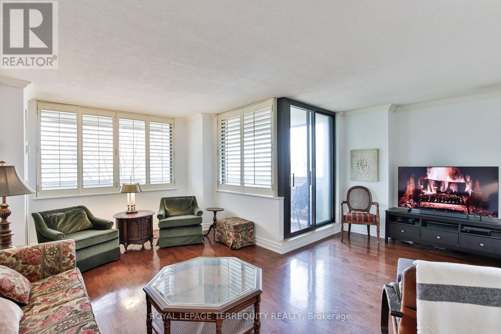 303 - 75 WYNFORD HEIGHTS CRESCENT Image 4