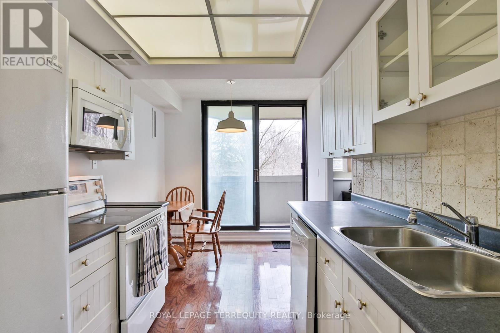 303 - 75 WYNFORD HEIGHTS CRESCENT Image 7