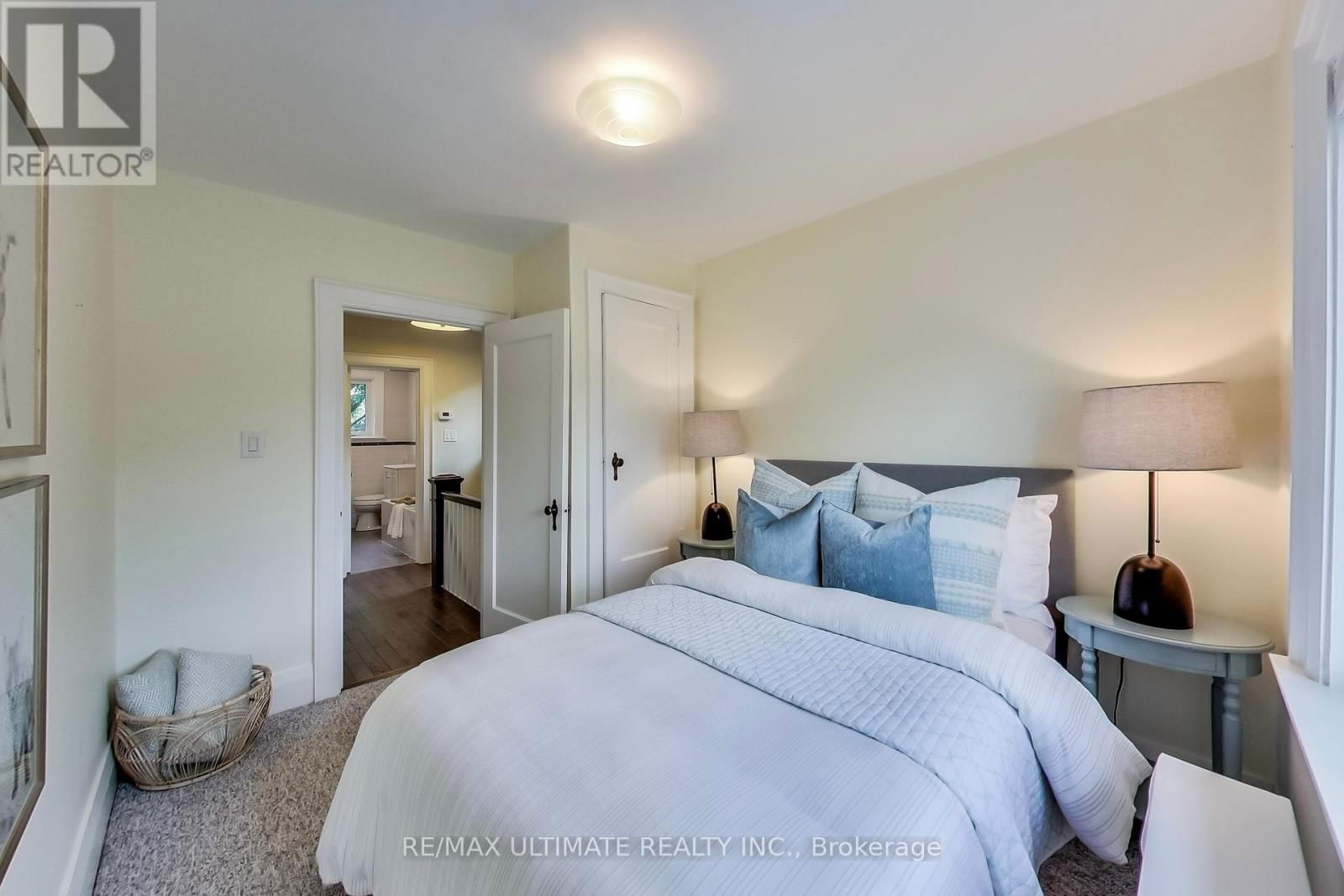 523 SOUDAN AVENUE Image 21