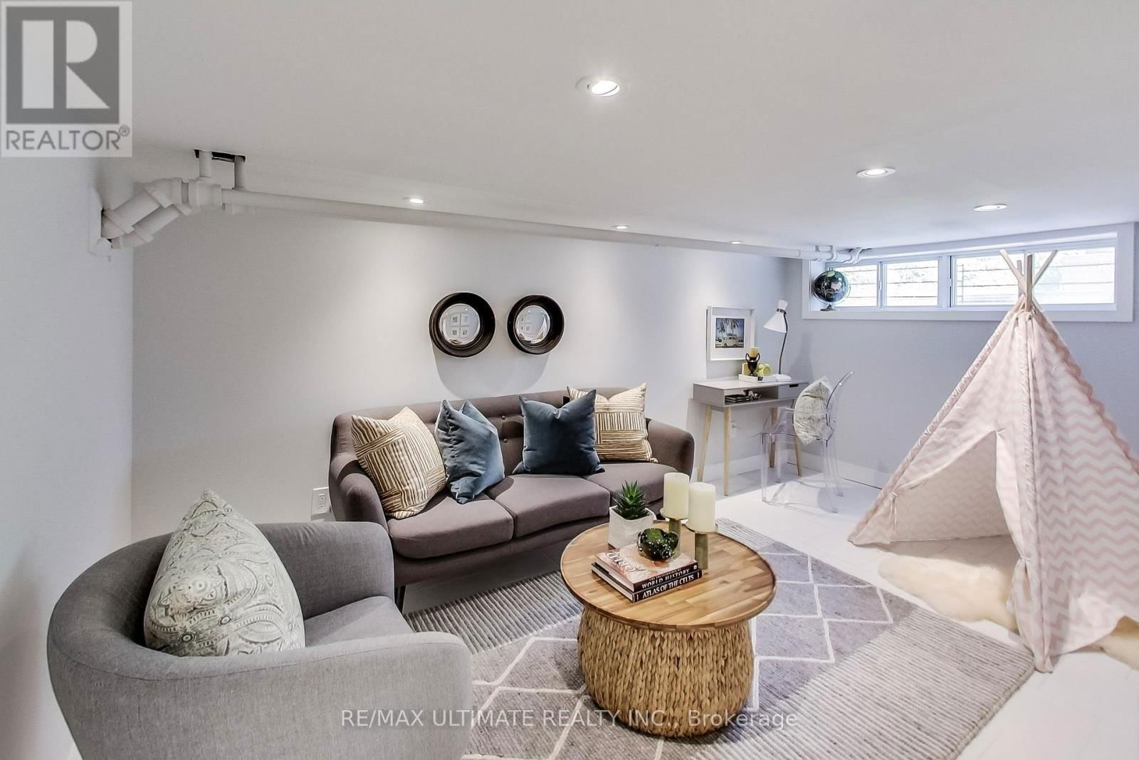 523 SOUDAN AVENUE Image 23