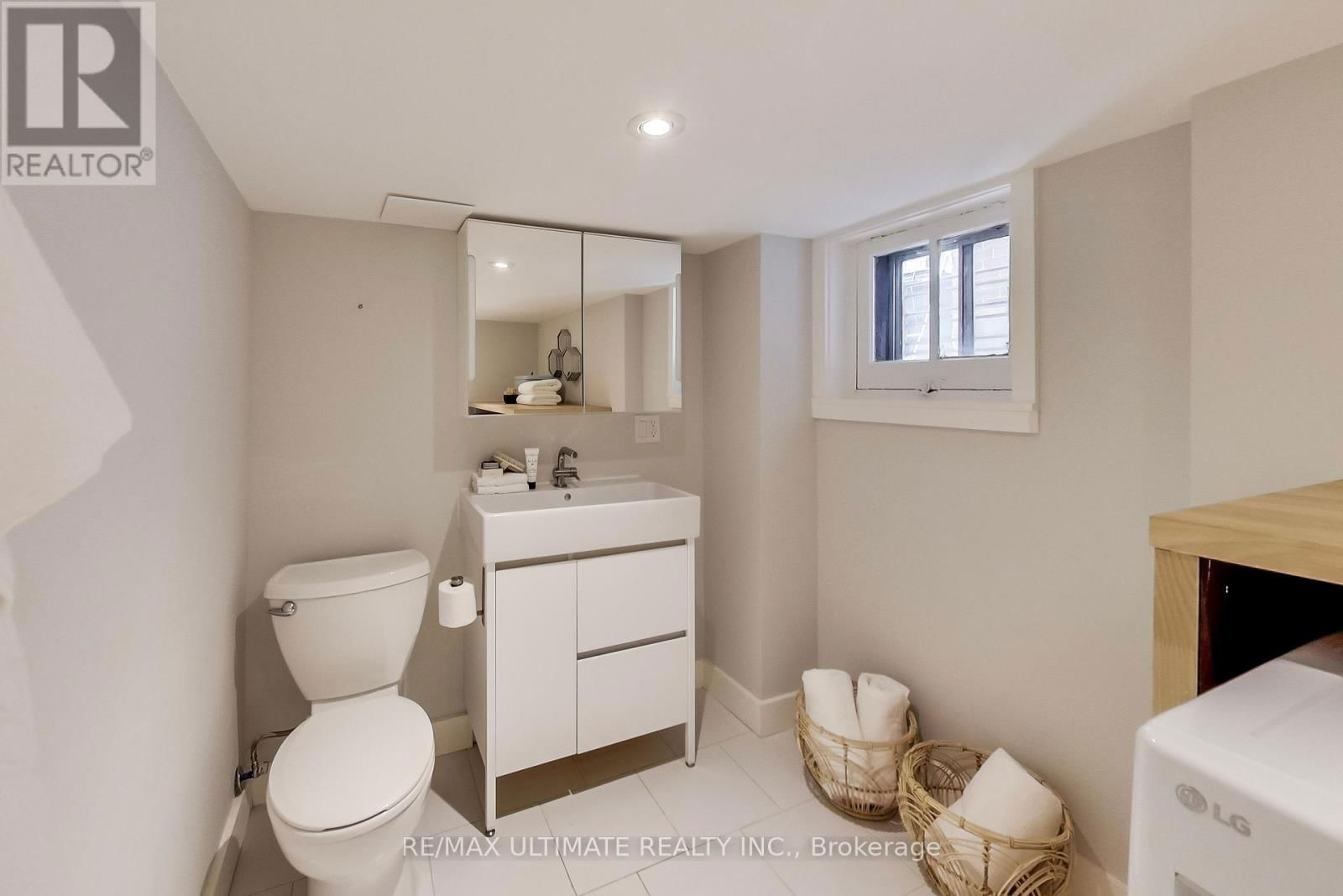 523 SOUDAN AVENUE Image 26