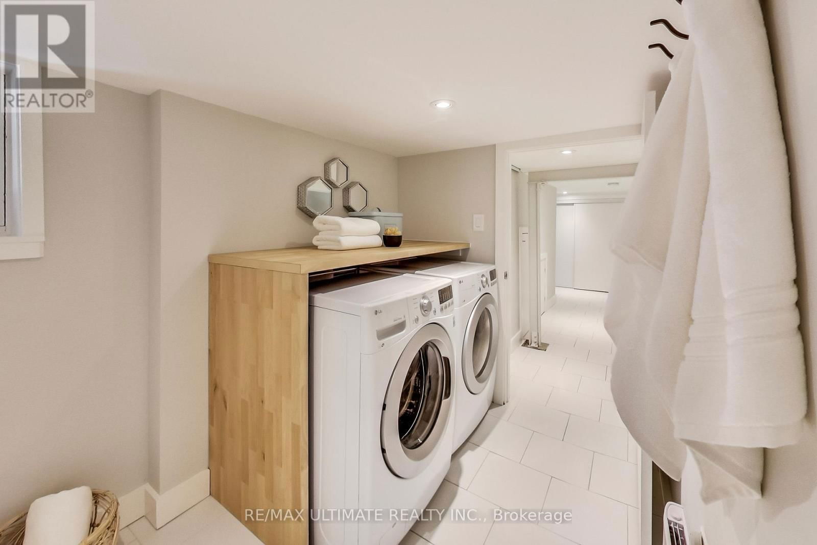 523 SOUDAN AVENUE Image 27