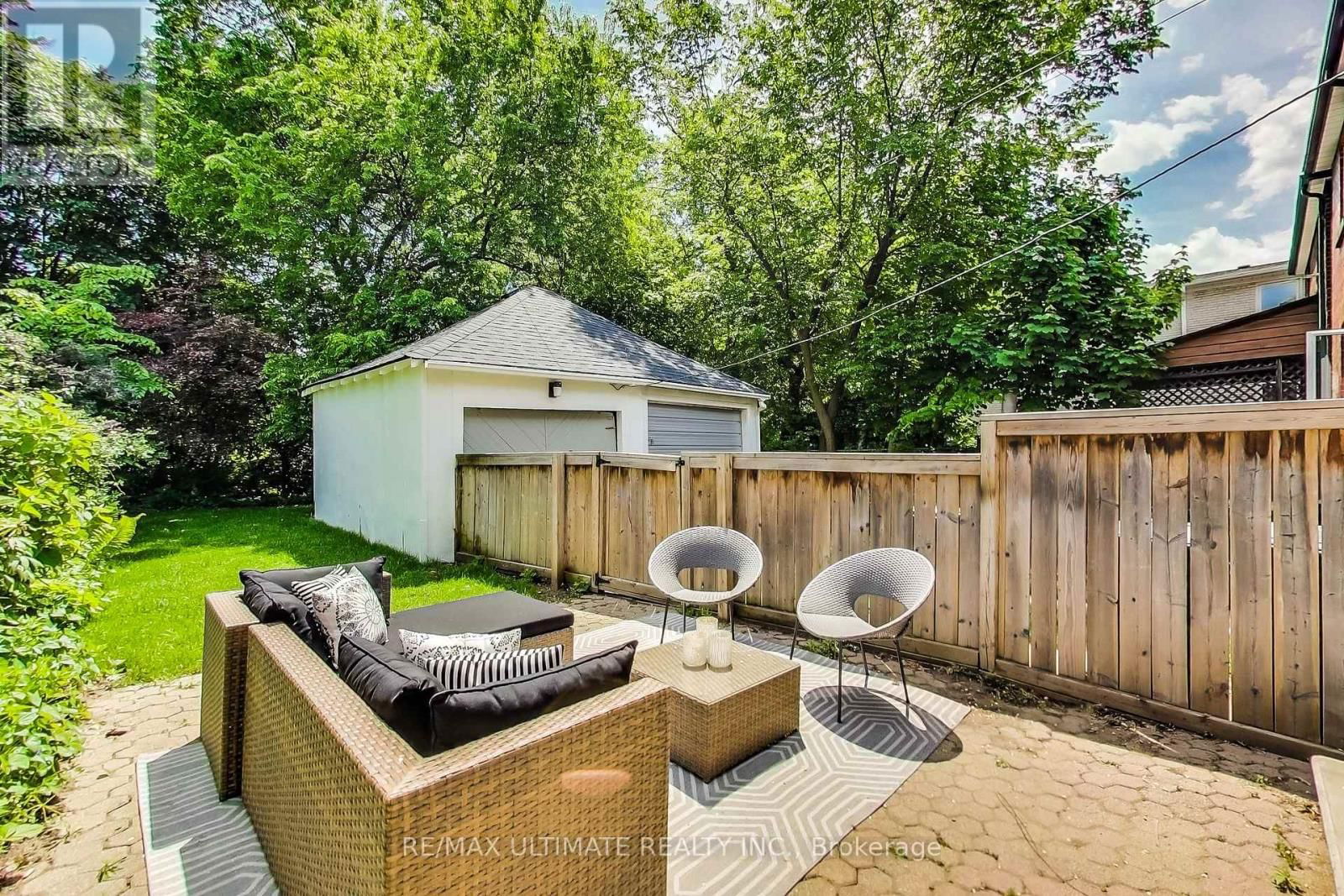 523 SOUDAN AVENUE Image 32
