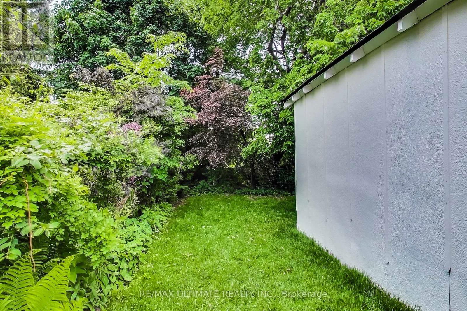 523 SOUDAN AVENUE Image 34