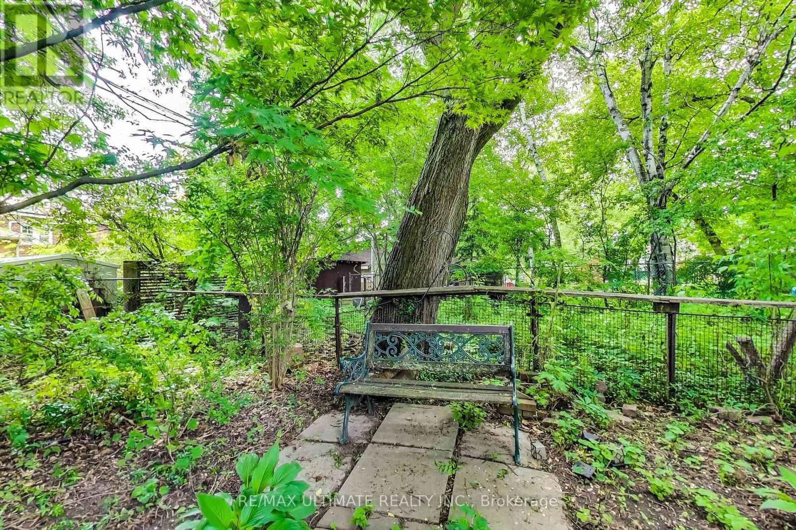523 SOUDAN AVENUE Image 38