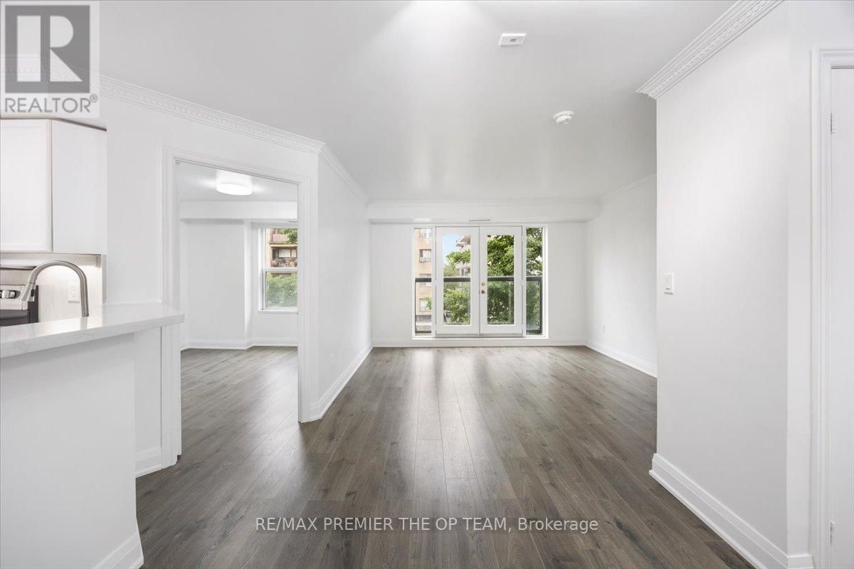 401 - 800 SPADINA ROAD Image 10