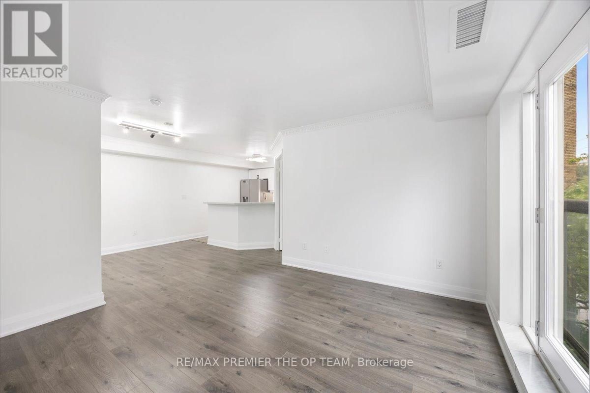 401 - 800 SPADINA ROAD Image 13