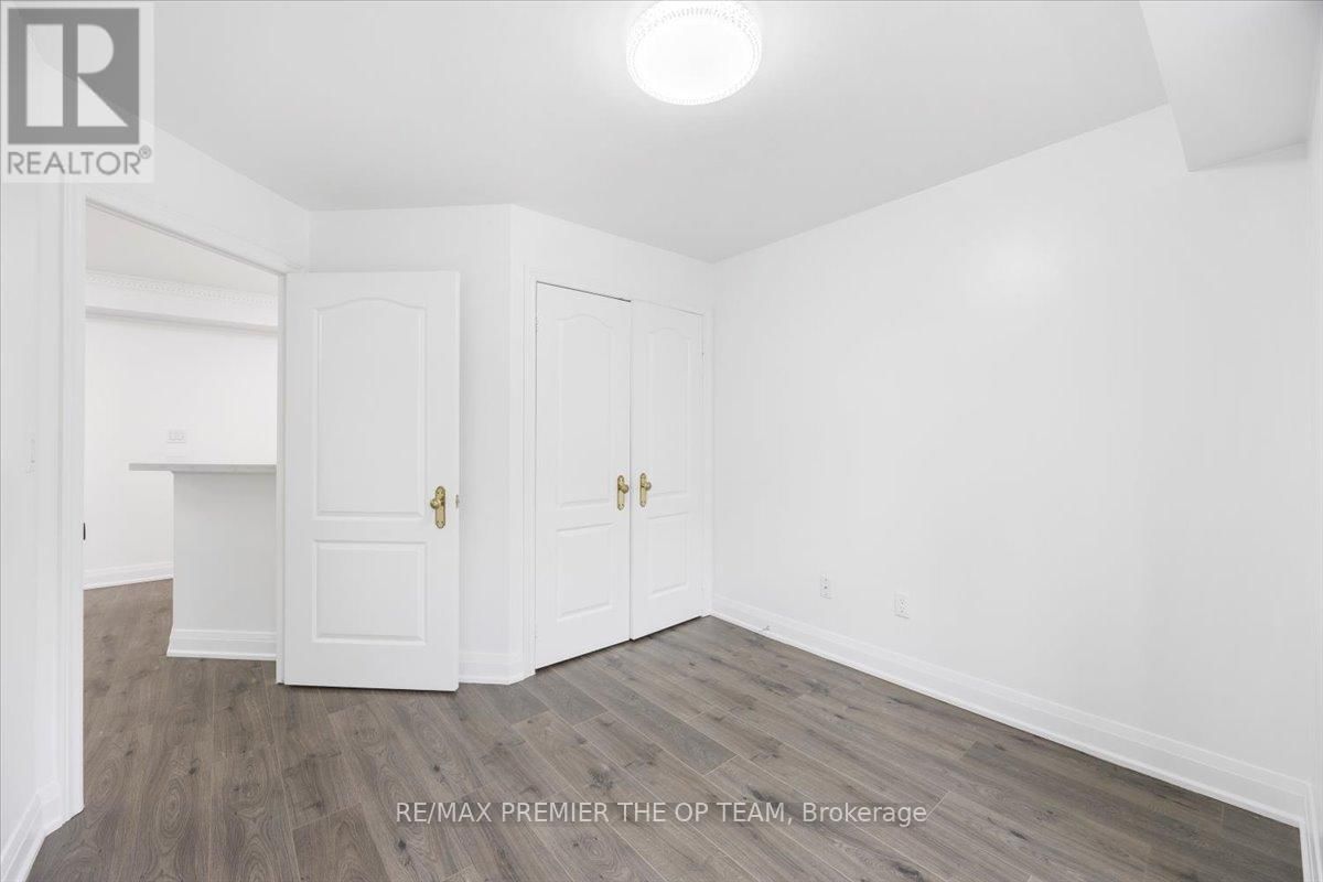 401 - 800 SPADINA ROAD Image 17
