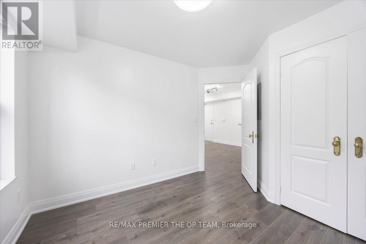 401 - 800 SPADINA ROAD Image 19