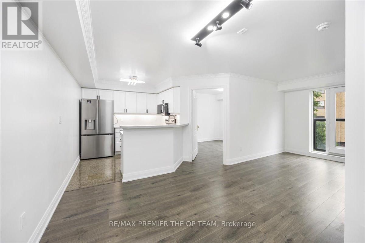 401 - 800 SPADINA ROAD Image 7