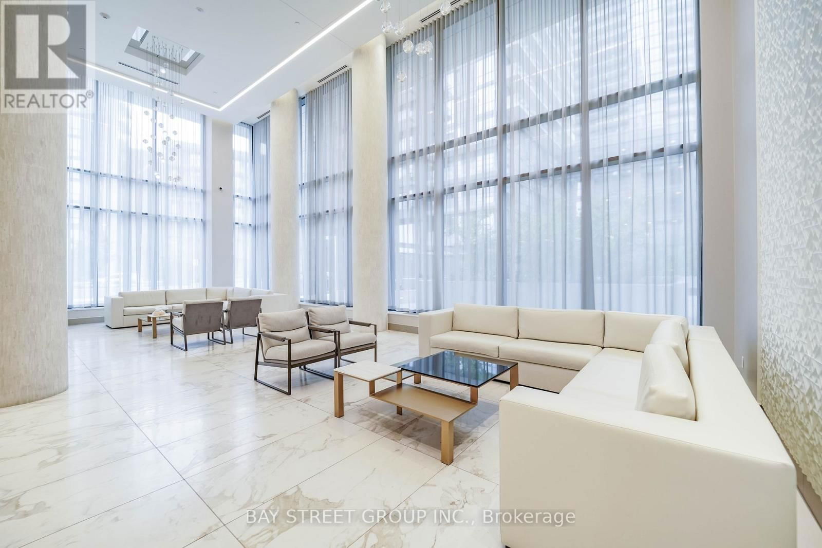 2610 - 32 FOREST MANOR ROAD Image 3