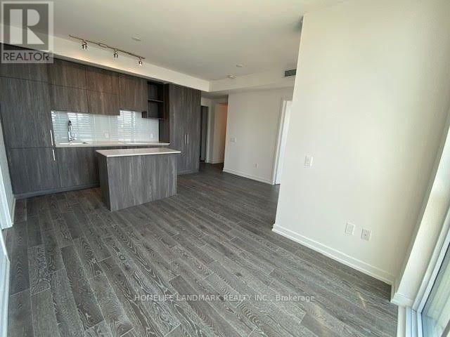 2405 - 1 YORKVILLE AVENUE Image 7