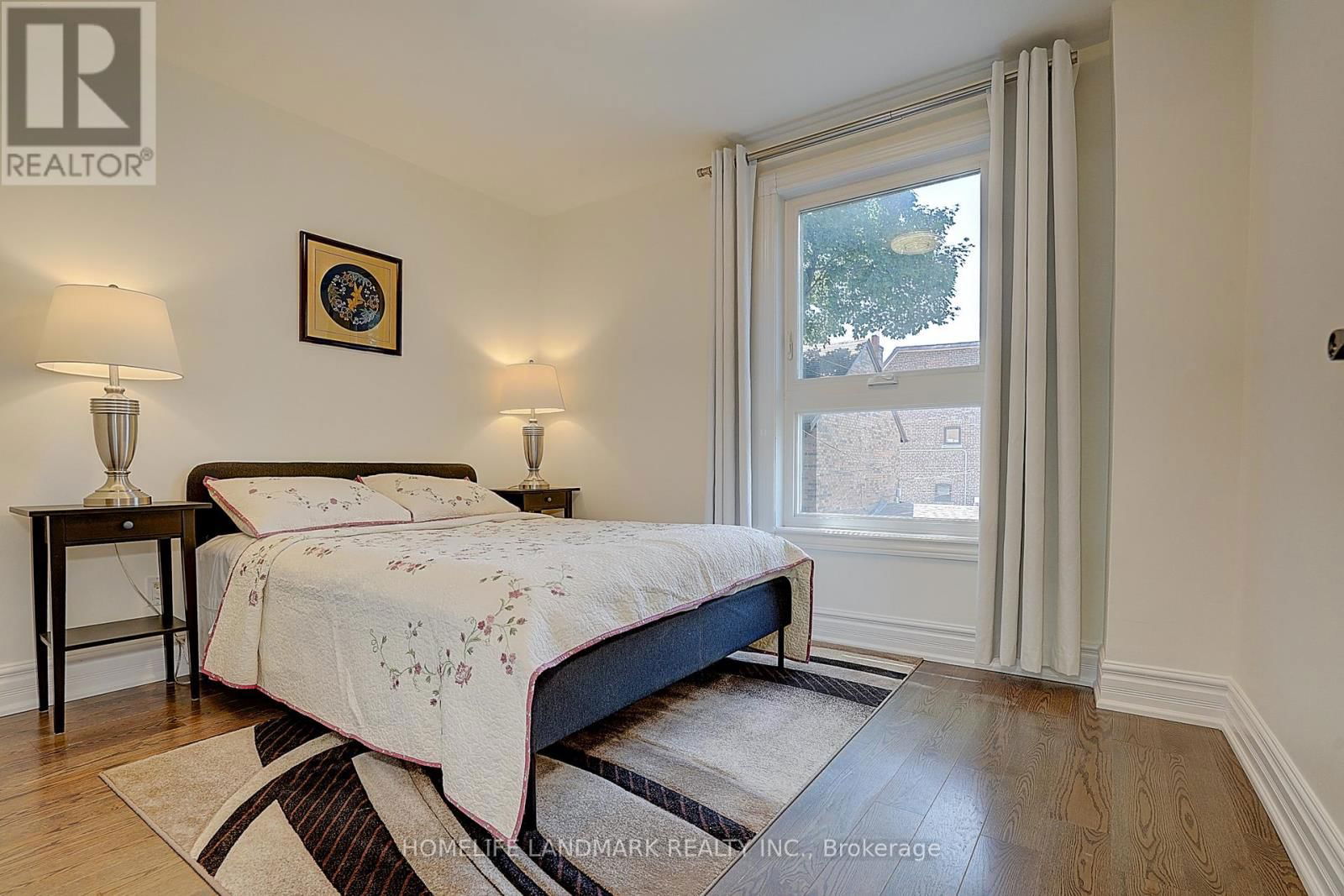 596 PALMERSTON AVENUE Image 13