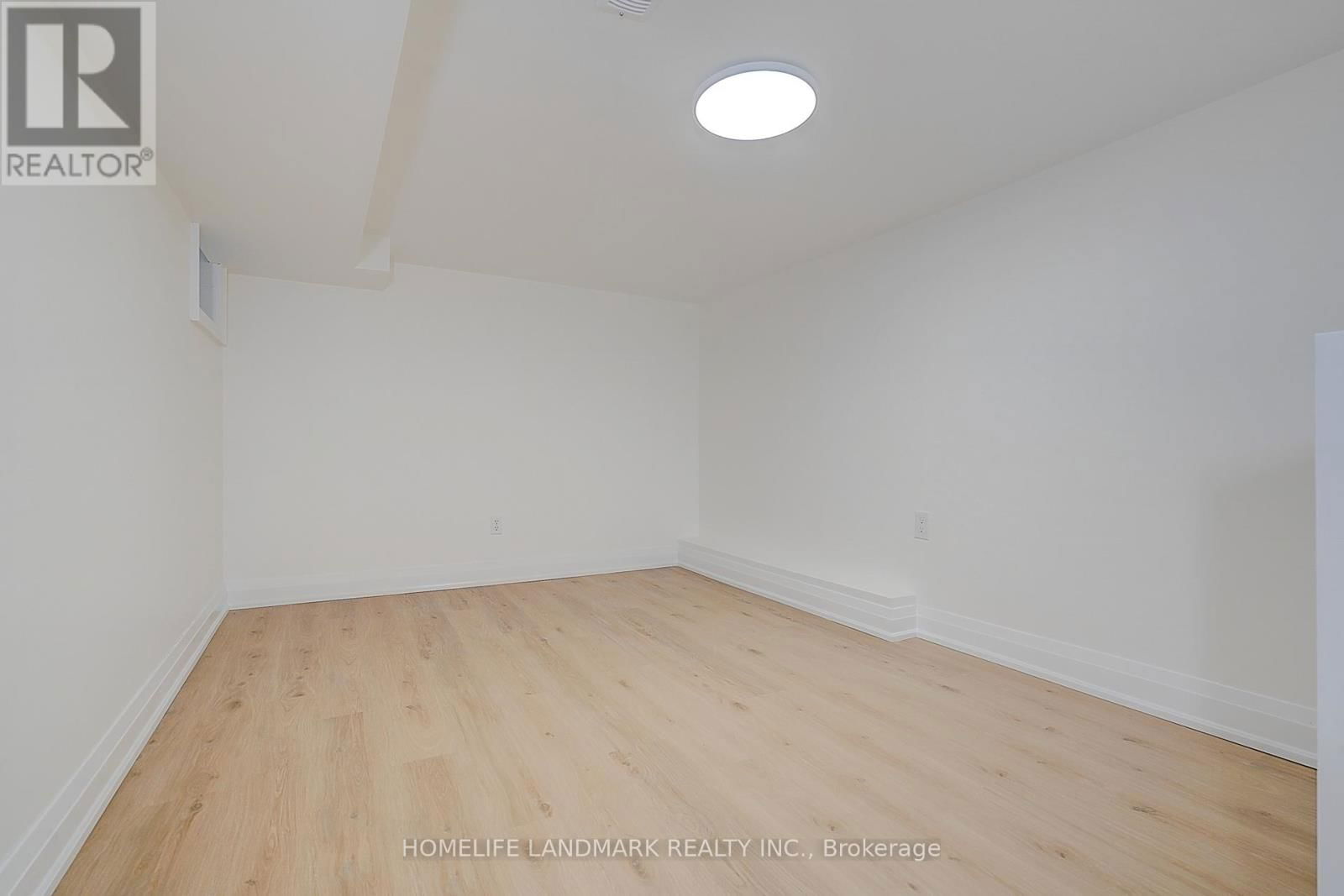 596 PALMERSTON AVENUE Image 22