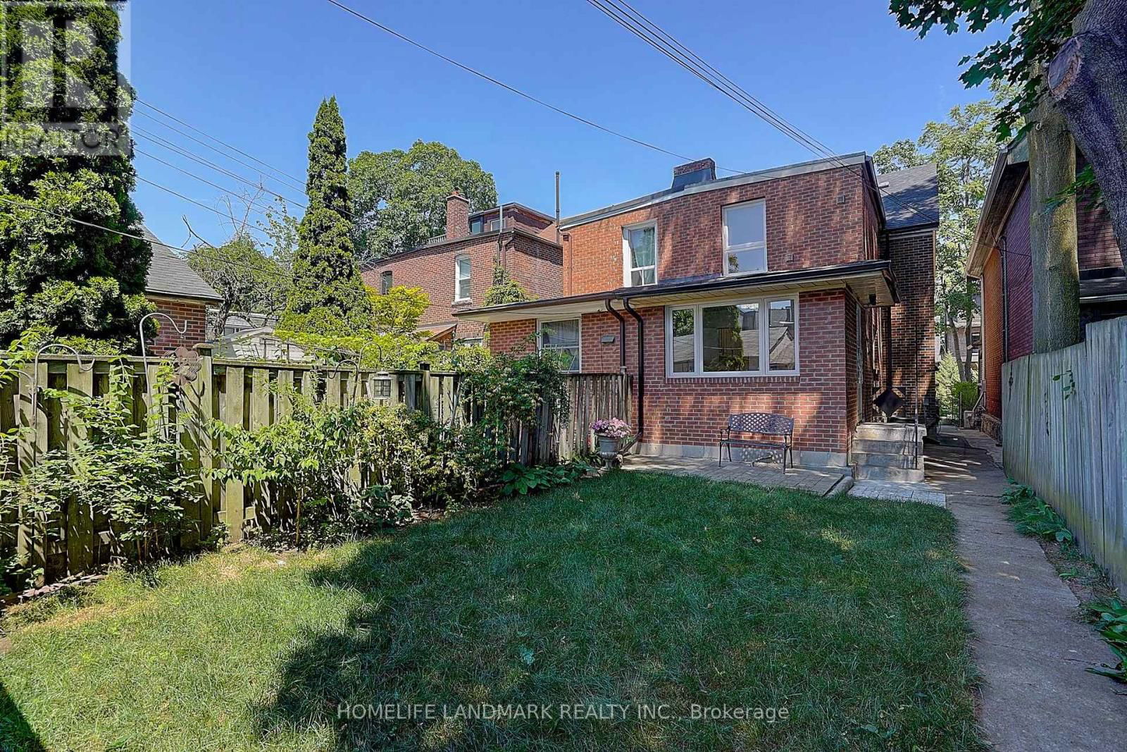 596 PALMERSTON AVENUE Image 23