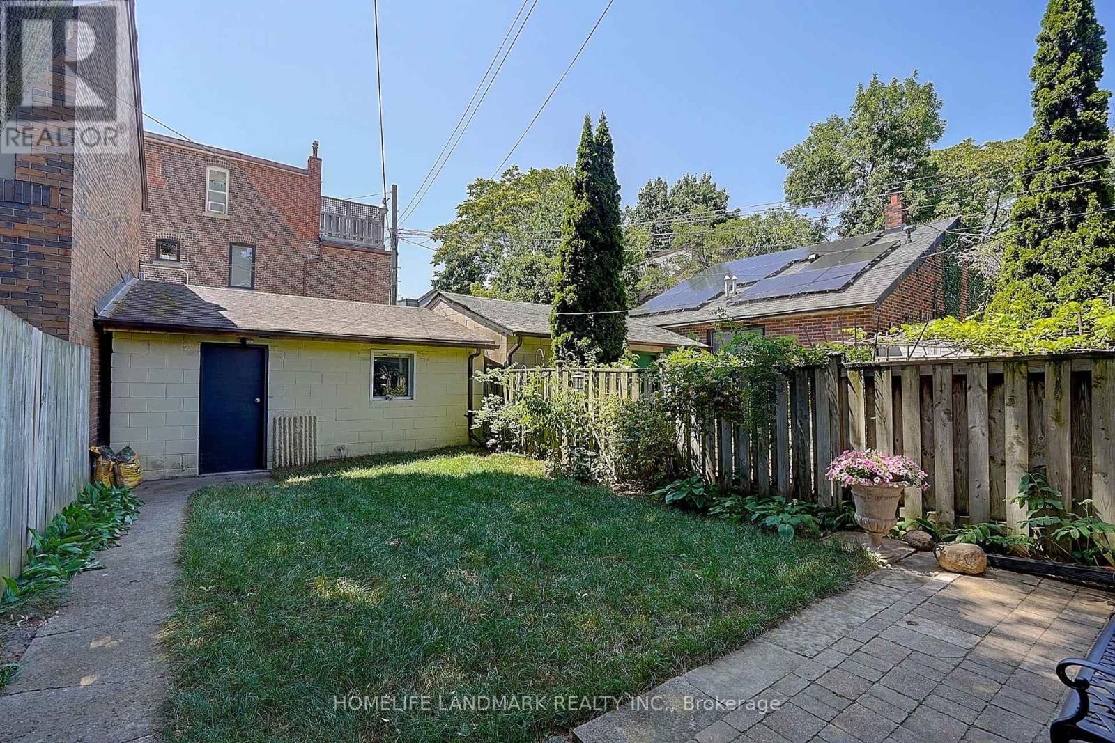596 PALMERSTON AVENUE Image 24