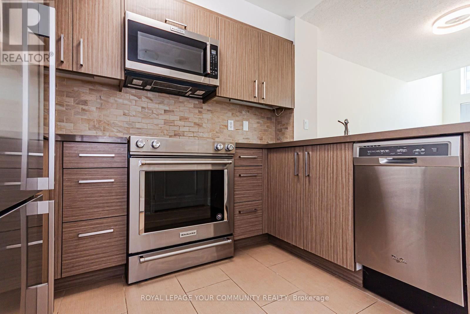1214 - 188 DORIS AVENUE Image 9