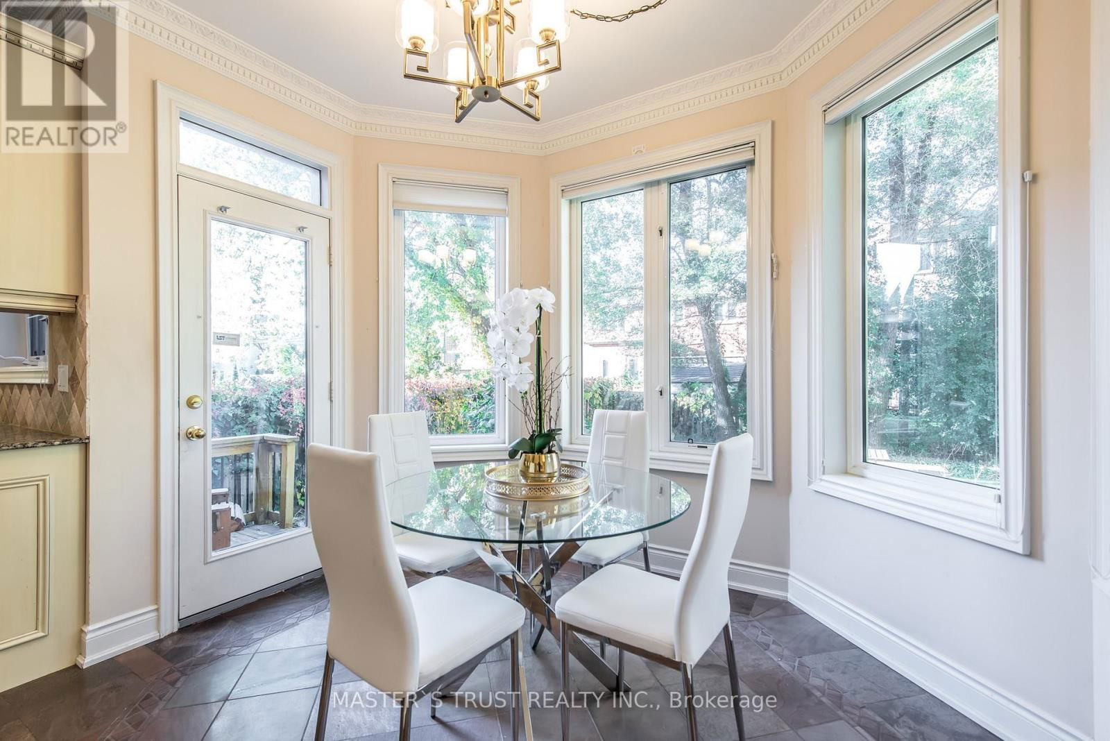242 EMPRESS AVENUE Image 16