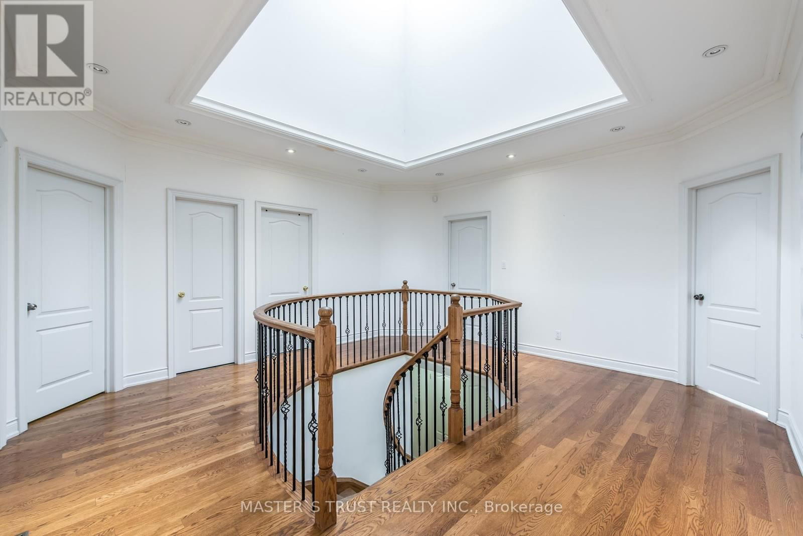 242 EMPRESS AVENUE Image 18