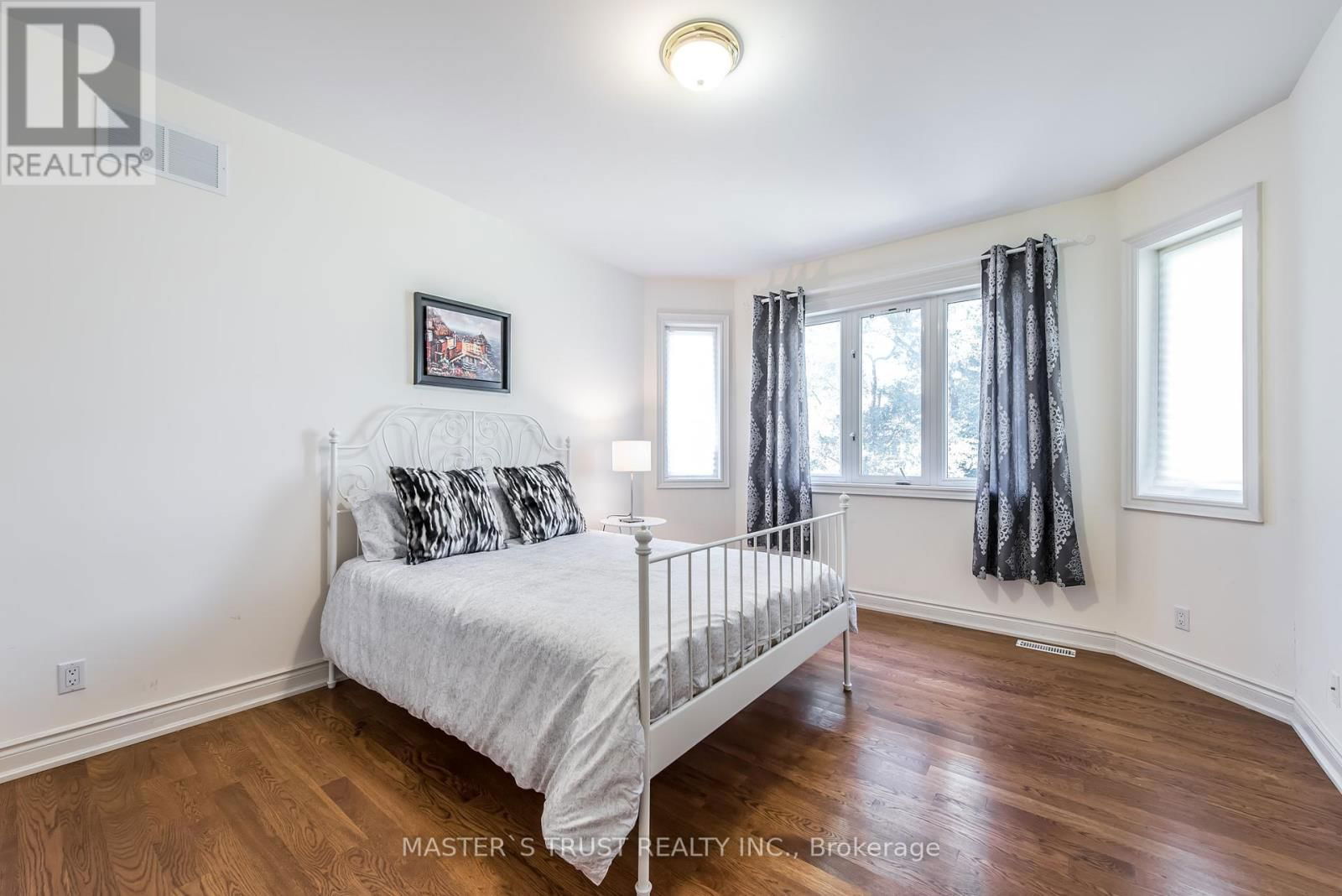 242 EMPRESS AVENUE Image 24