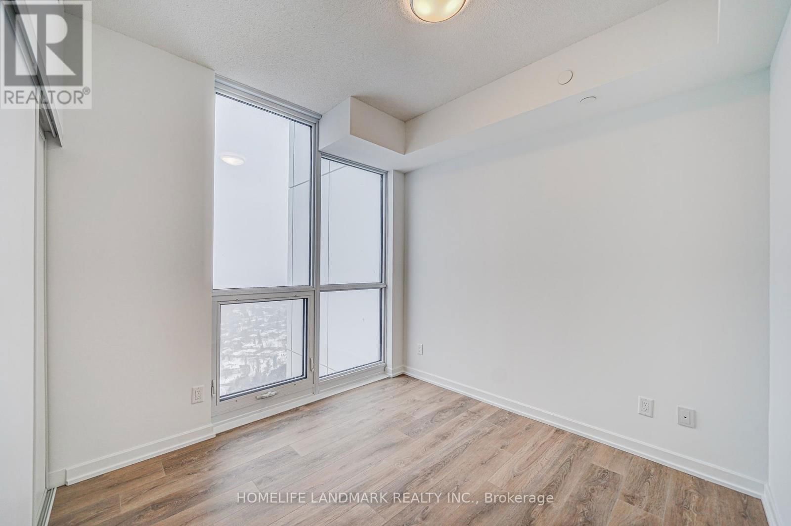 2710 - 32 FOREST MANOR ROAD Image 10