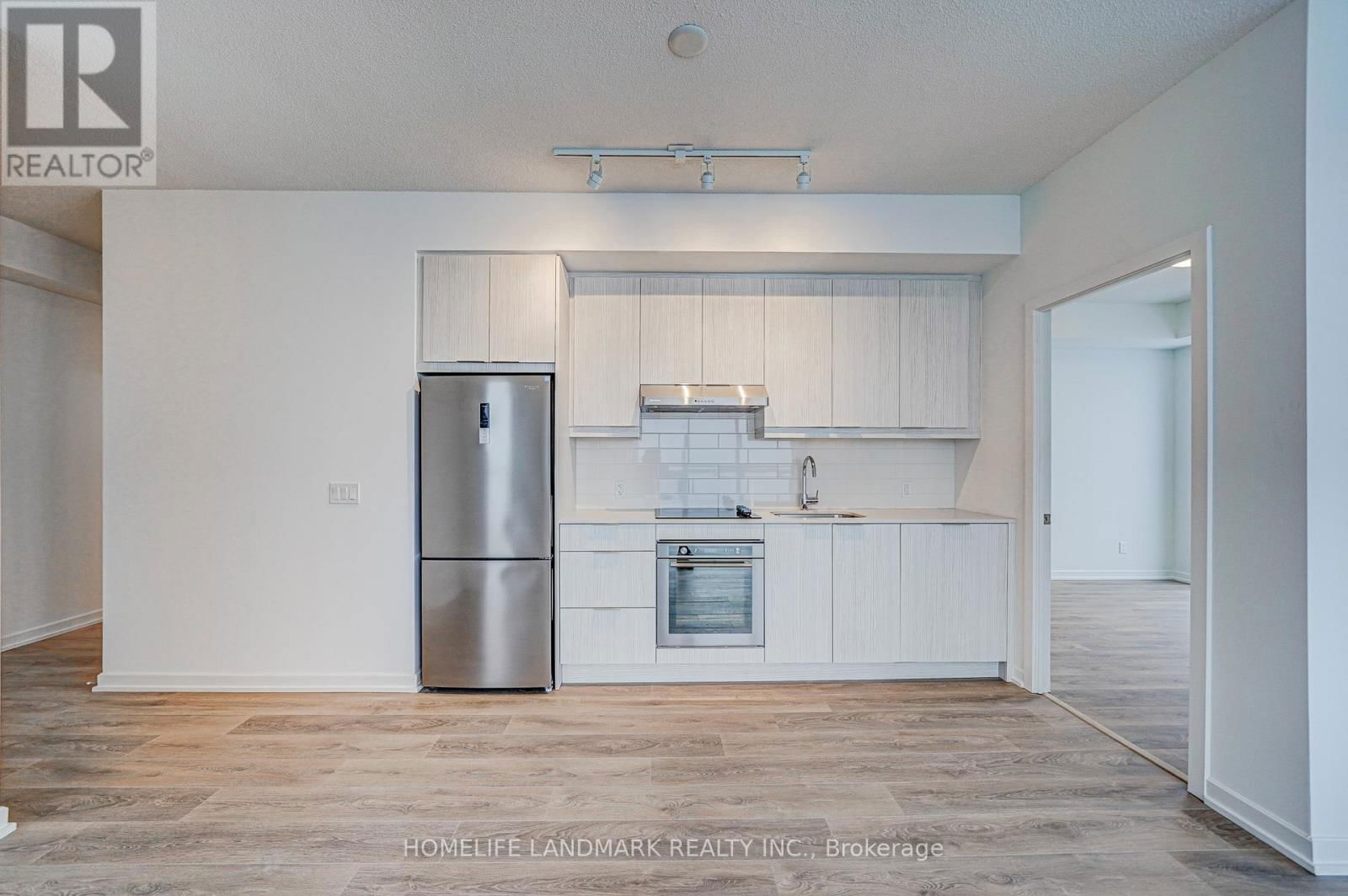 2710 - 32 FOREST MANOR ROAD Image 7
