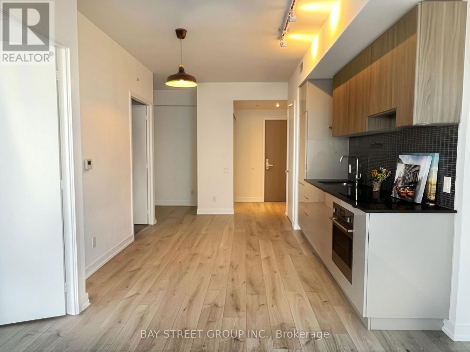 2707 - 161 ROEHAMPTON AVENUE Image 5